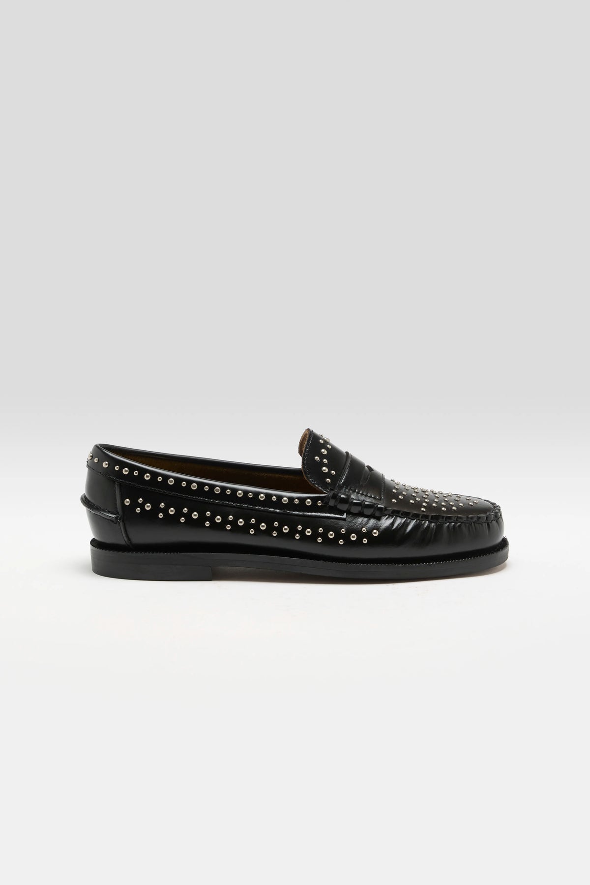 Dan Studs Moc Loafers (262 / W / BLACK)