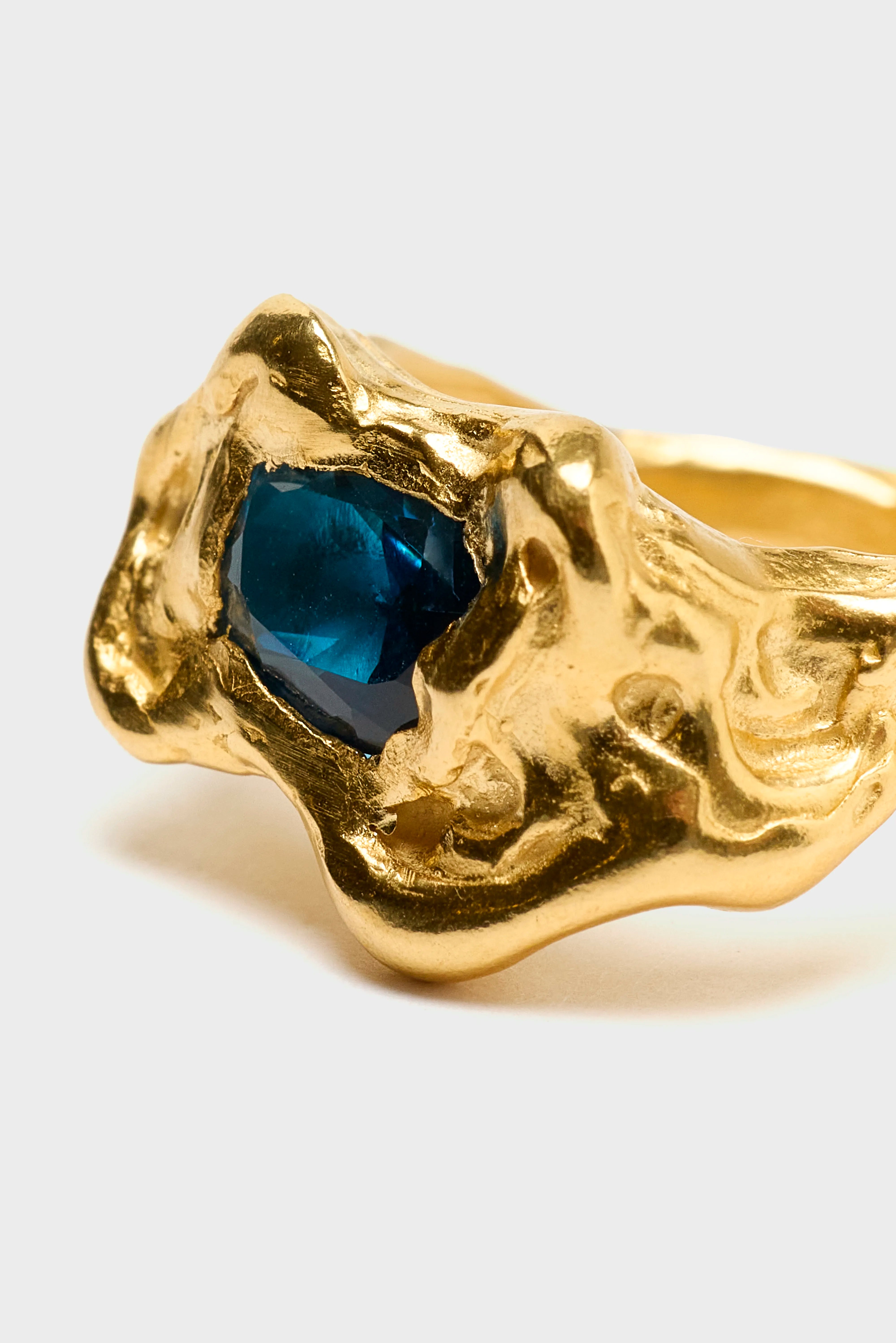 Ola Blue Topaas Ring (262 / W / GOLD)