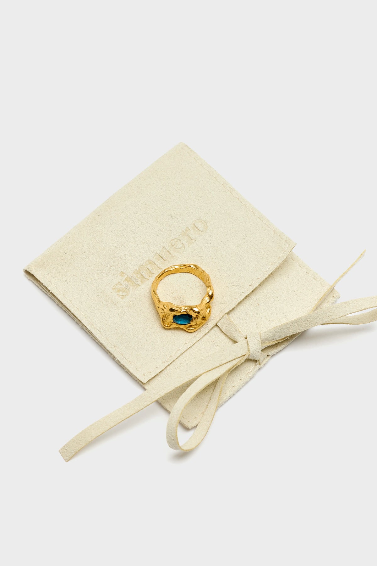 Ola Blue Topaas Ring (262 / W / GOLD)