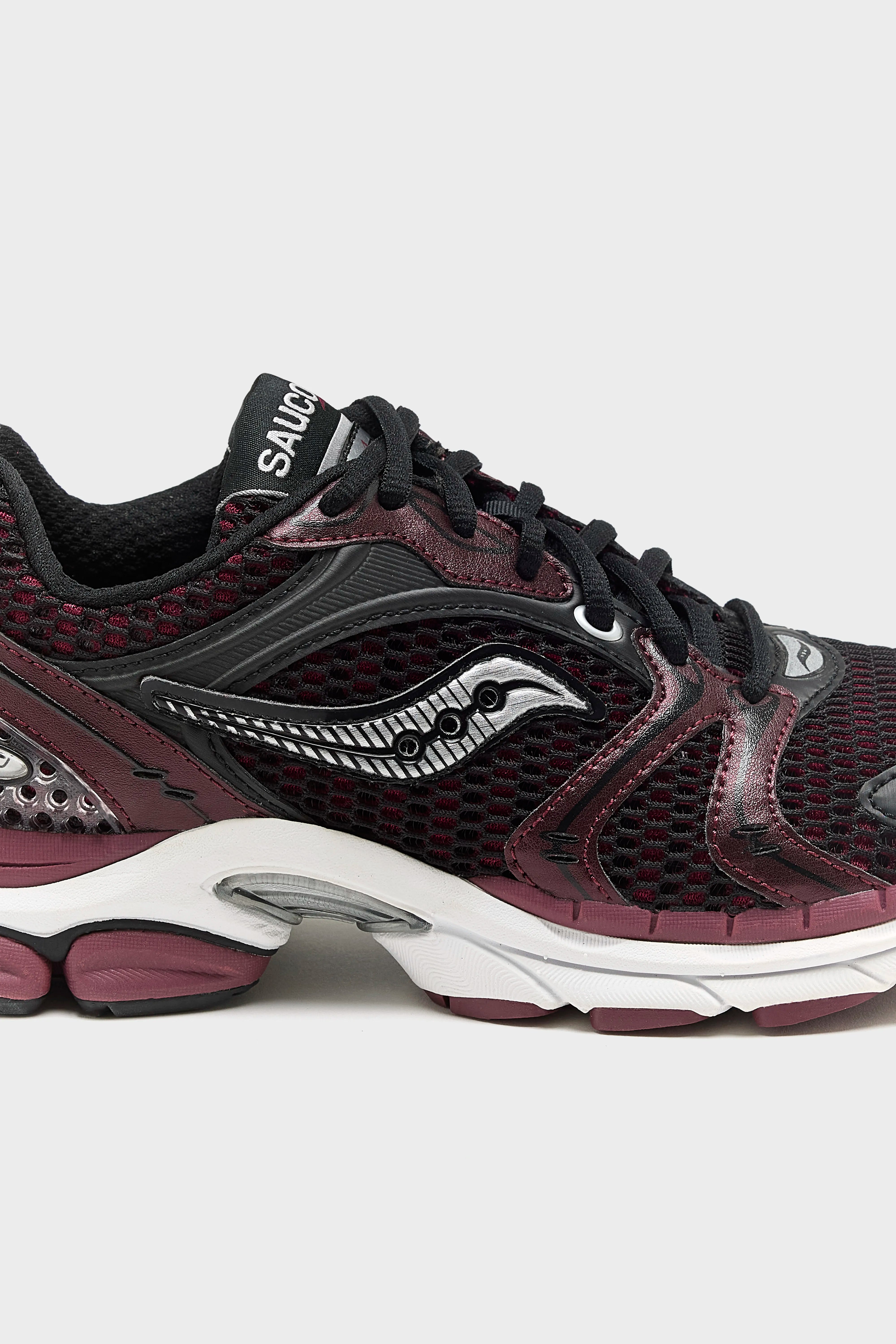 ProGrid Triumph 4 voor Vrouwen (252 / W / RED)