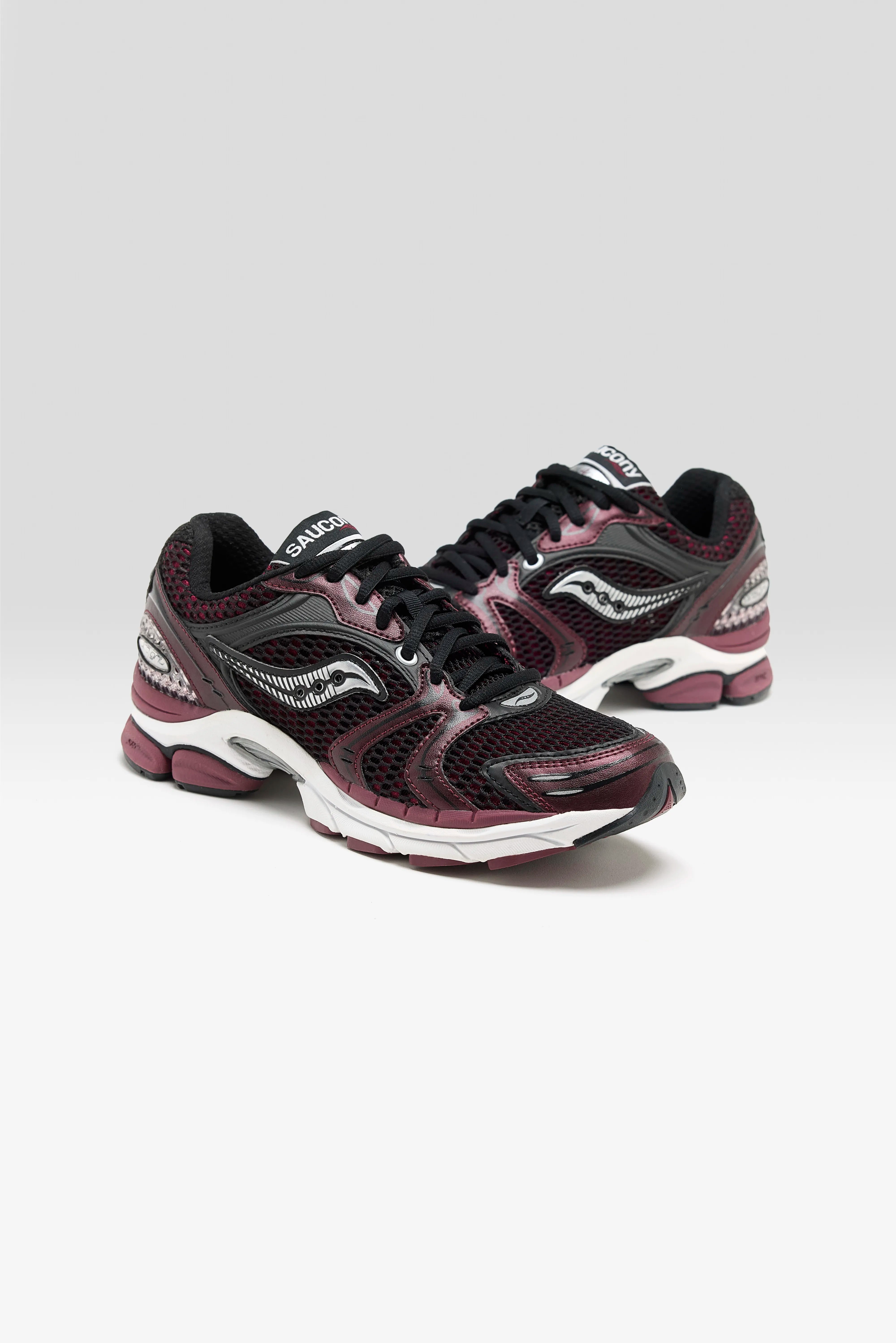 ProGrid Triumph 4 voor Vrouwen (252 / W / RED)