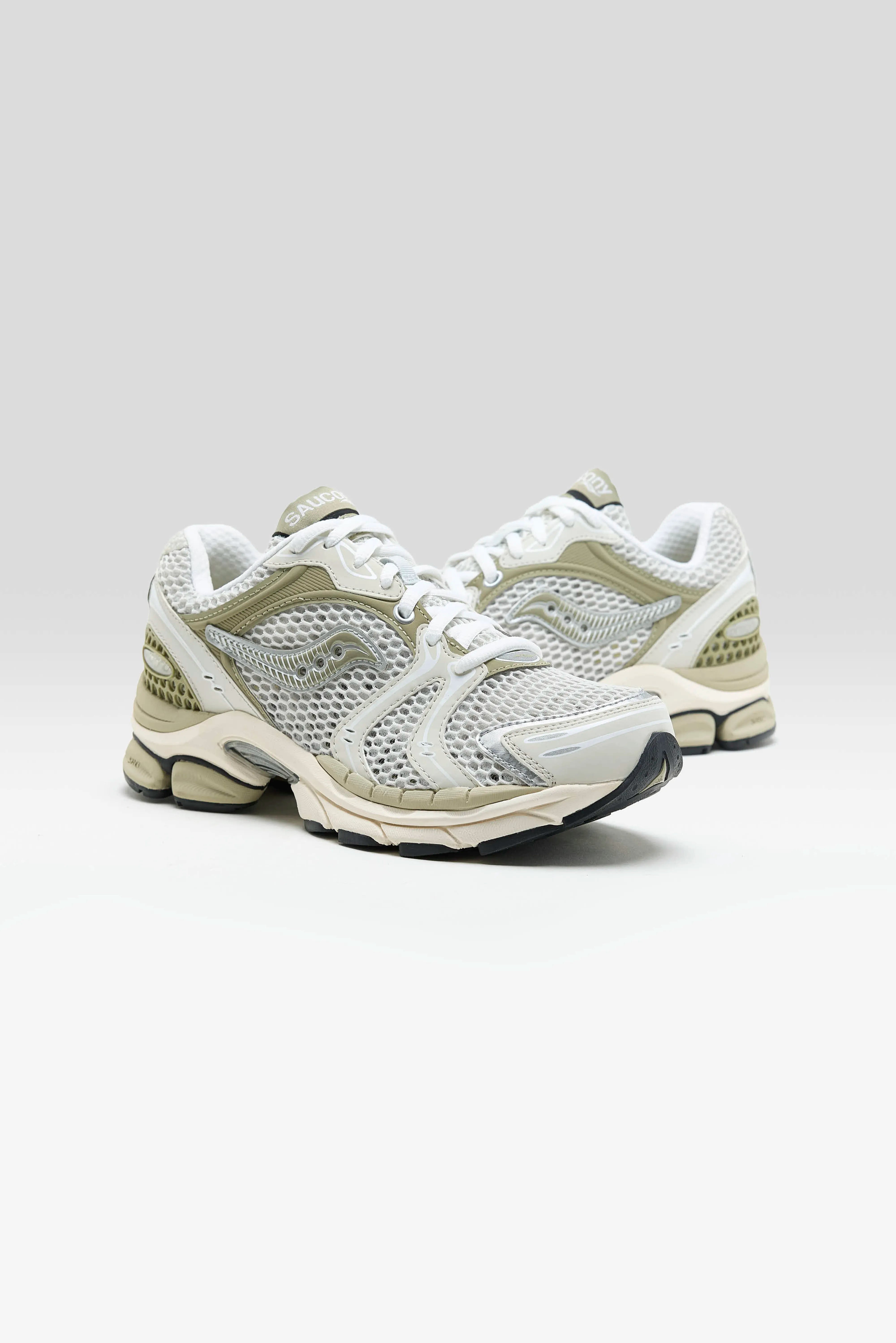 ProGrid Triumph 4 voor Dames (261 / W / WHITE)