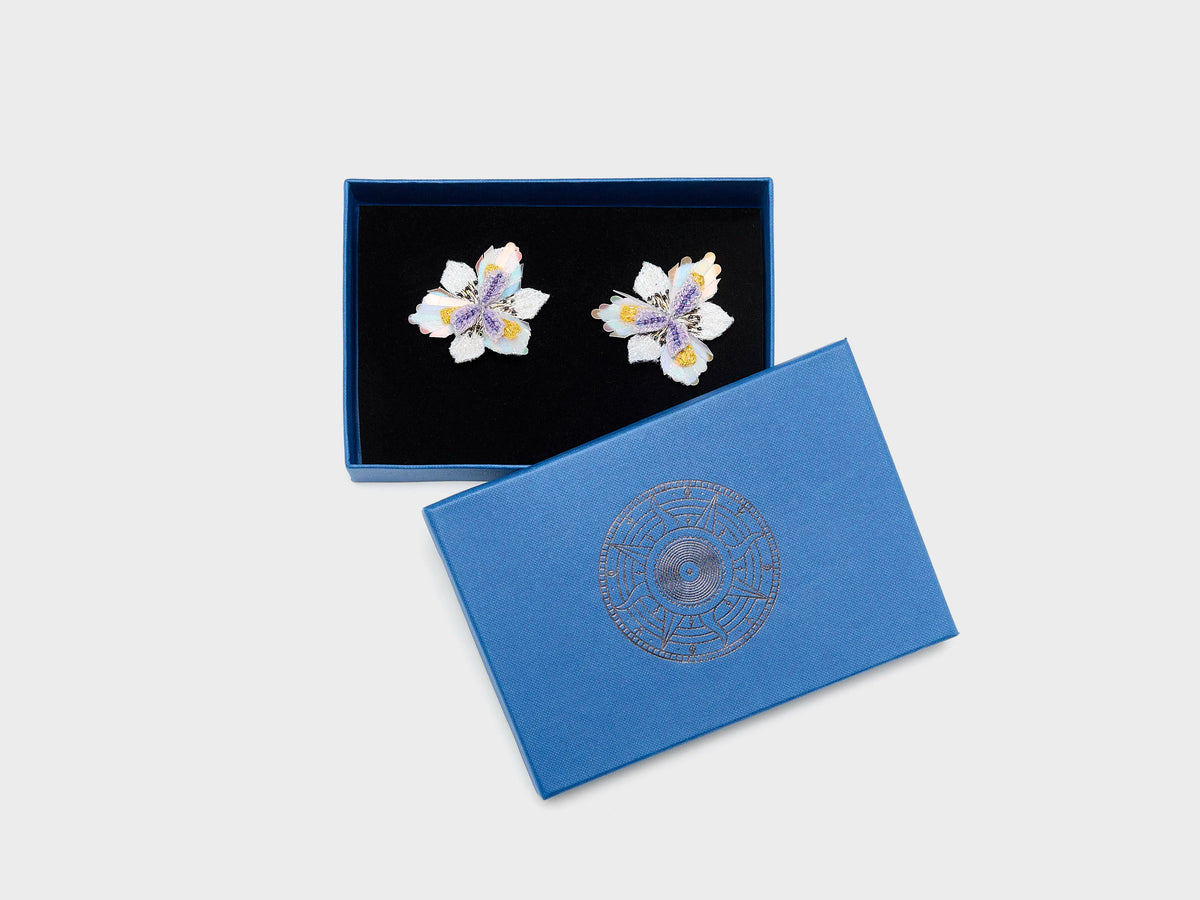 African Iris Earrings (262 / W / WHITE)