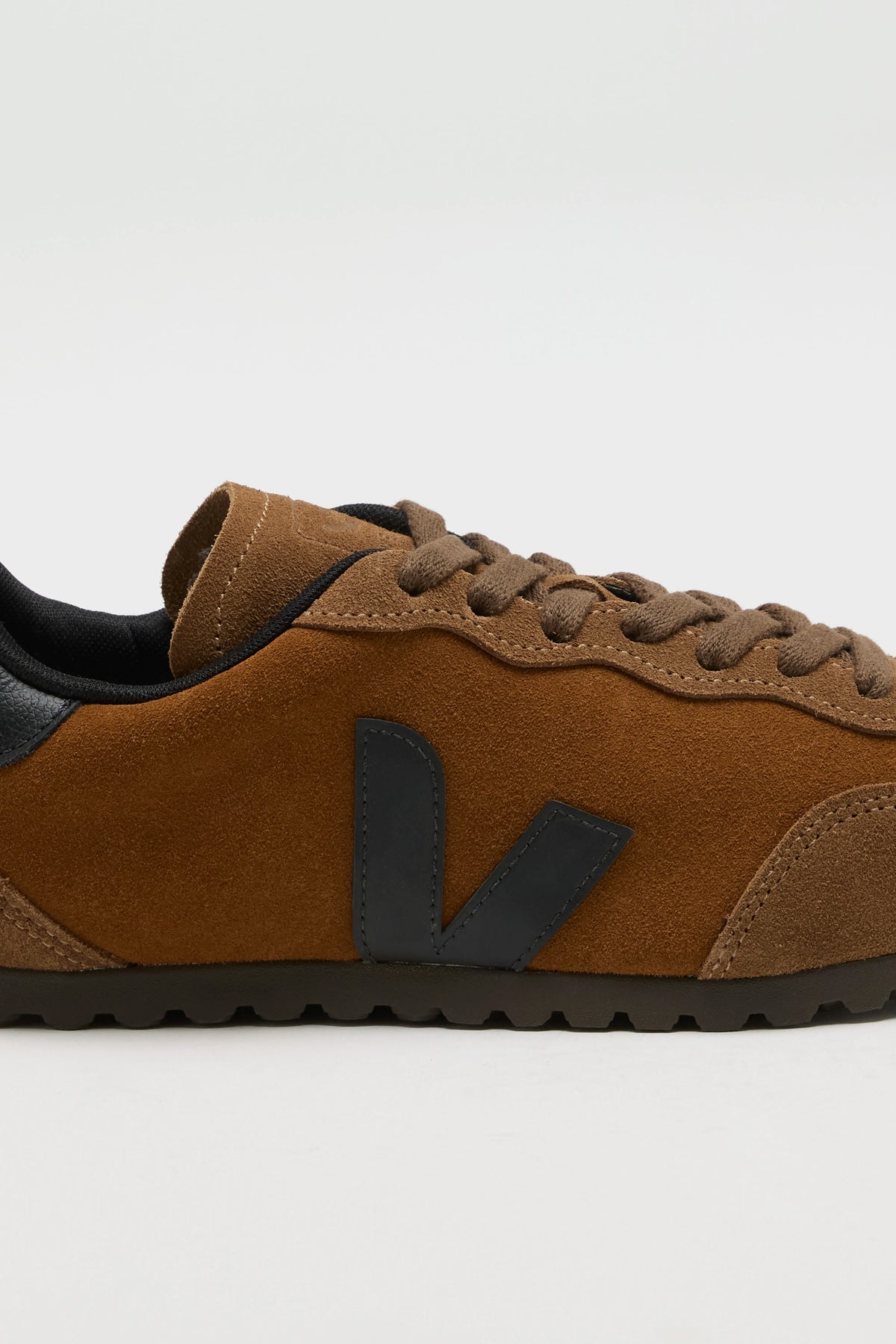 GT for Women (262 / W / CAMEL)