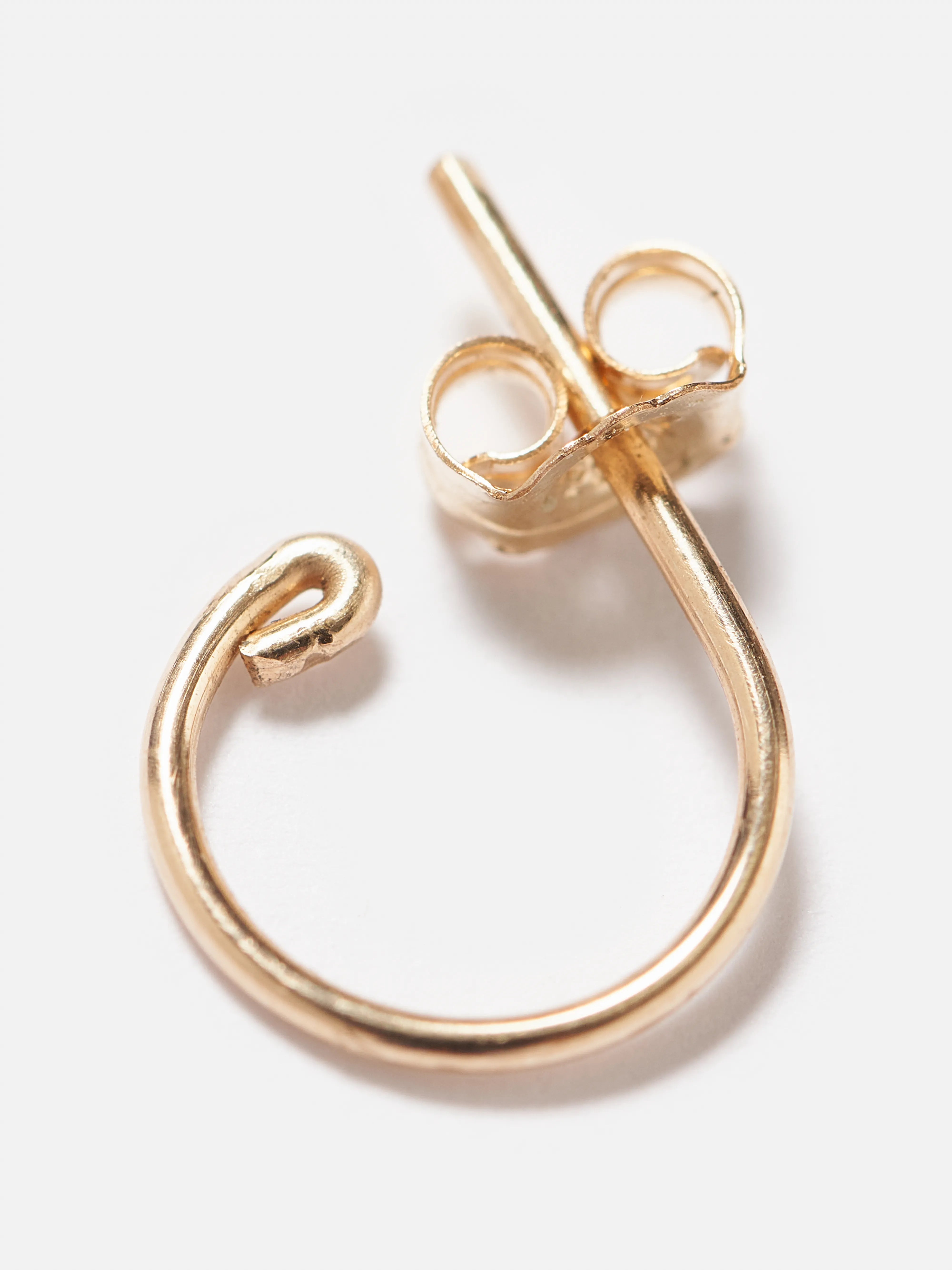 Essential Mini Hoop Earrings (241 / W / GOLD)