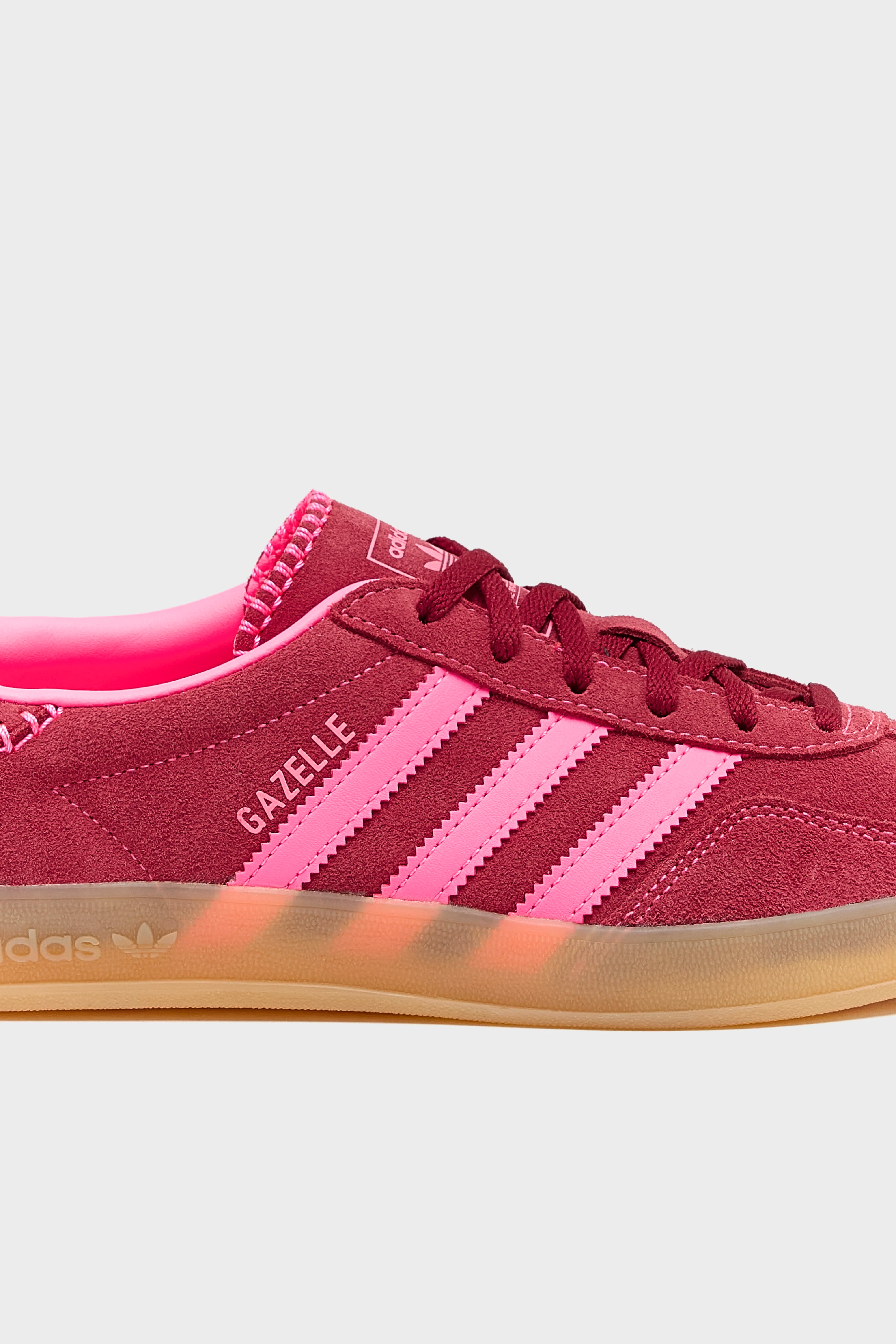 Gazelle Indoor for Women  (252 / W / RED)