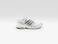 ADIDAS Adistar Control 5 for Women  
