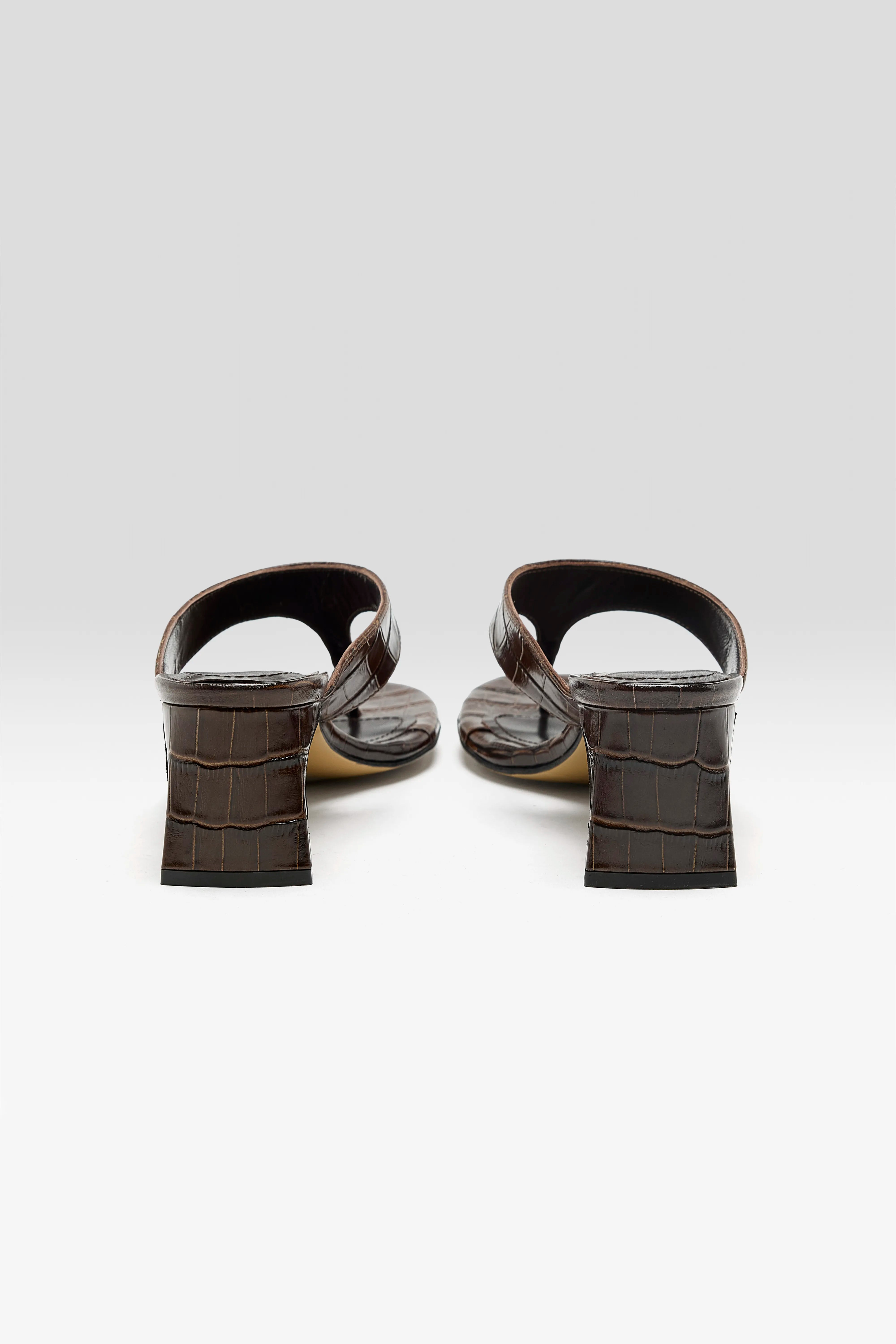 Farah Croco Sandals  (261 / W / CHOCOLATE)