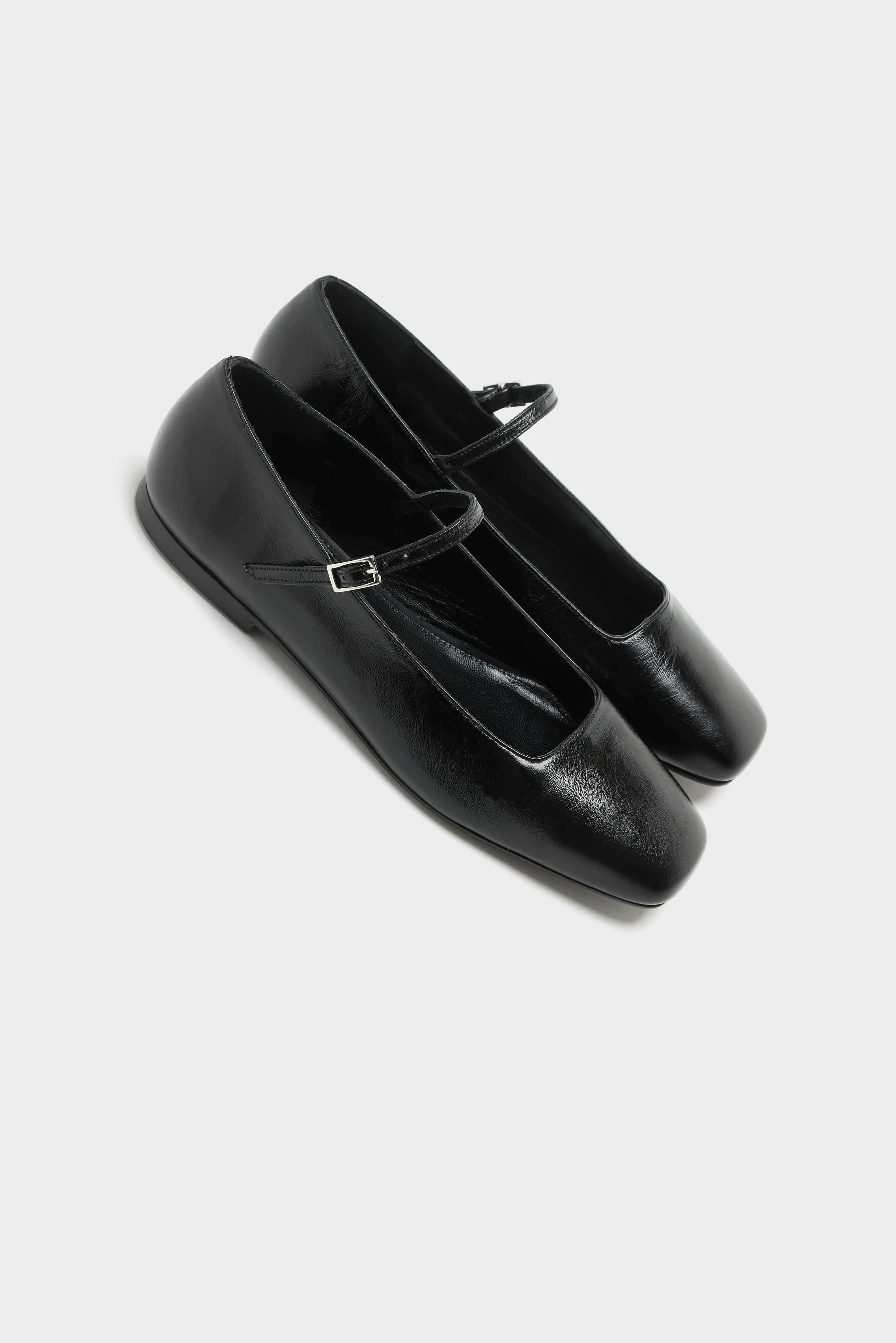 Julieta Mary Janes (262 / W / BLACK)