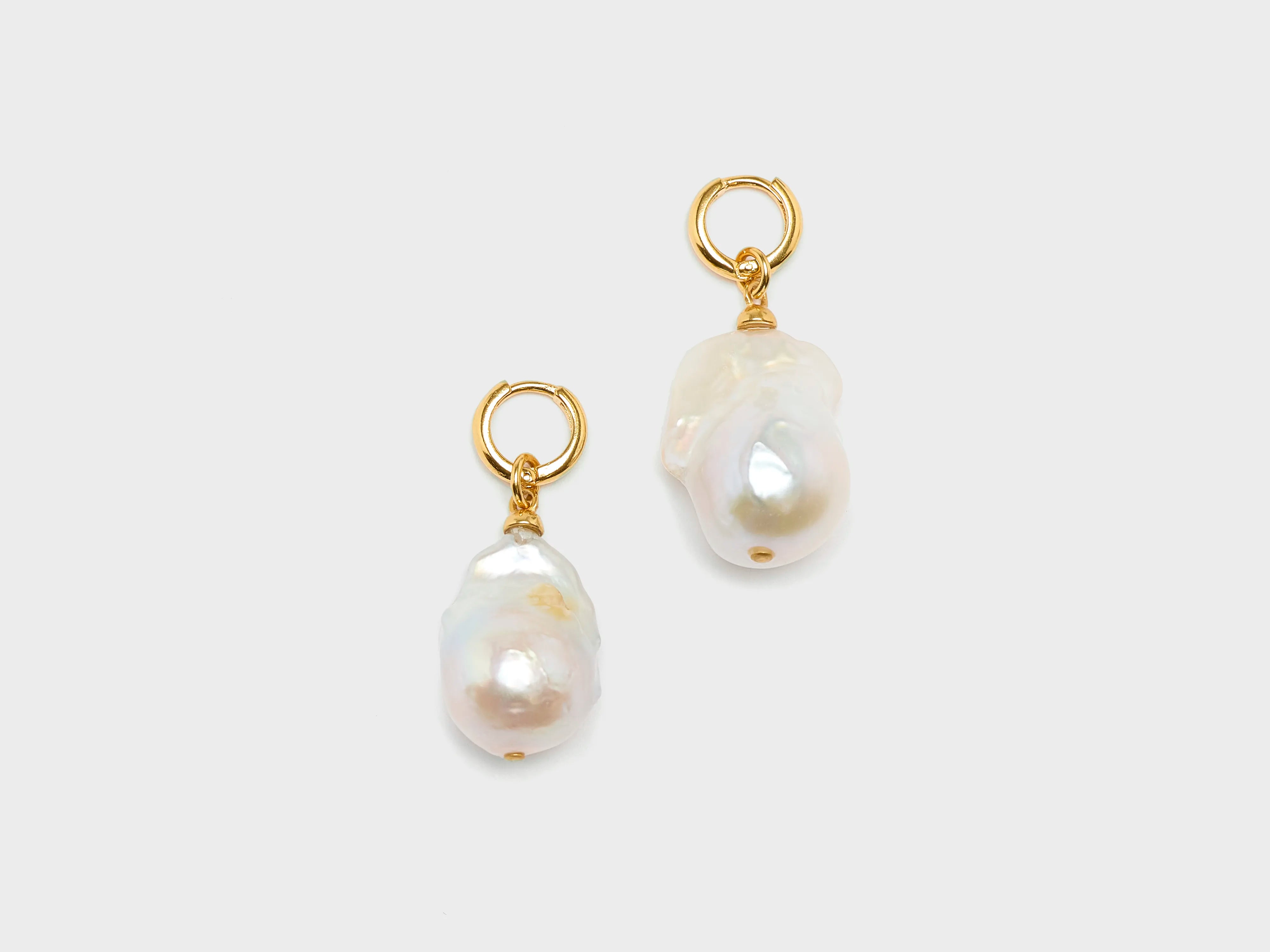 Lolita Earrings  (251 / W / WHITE)