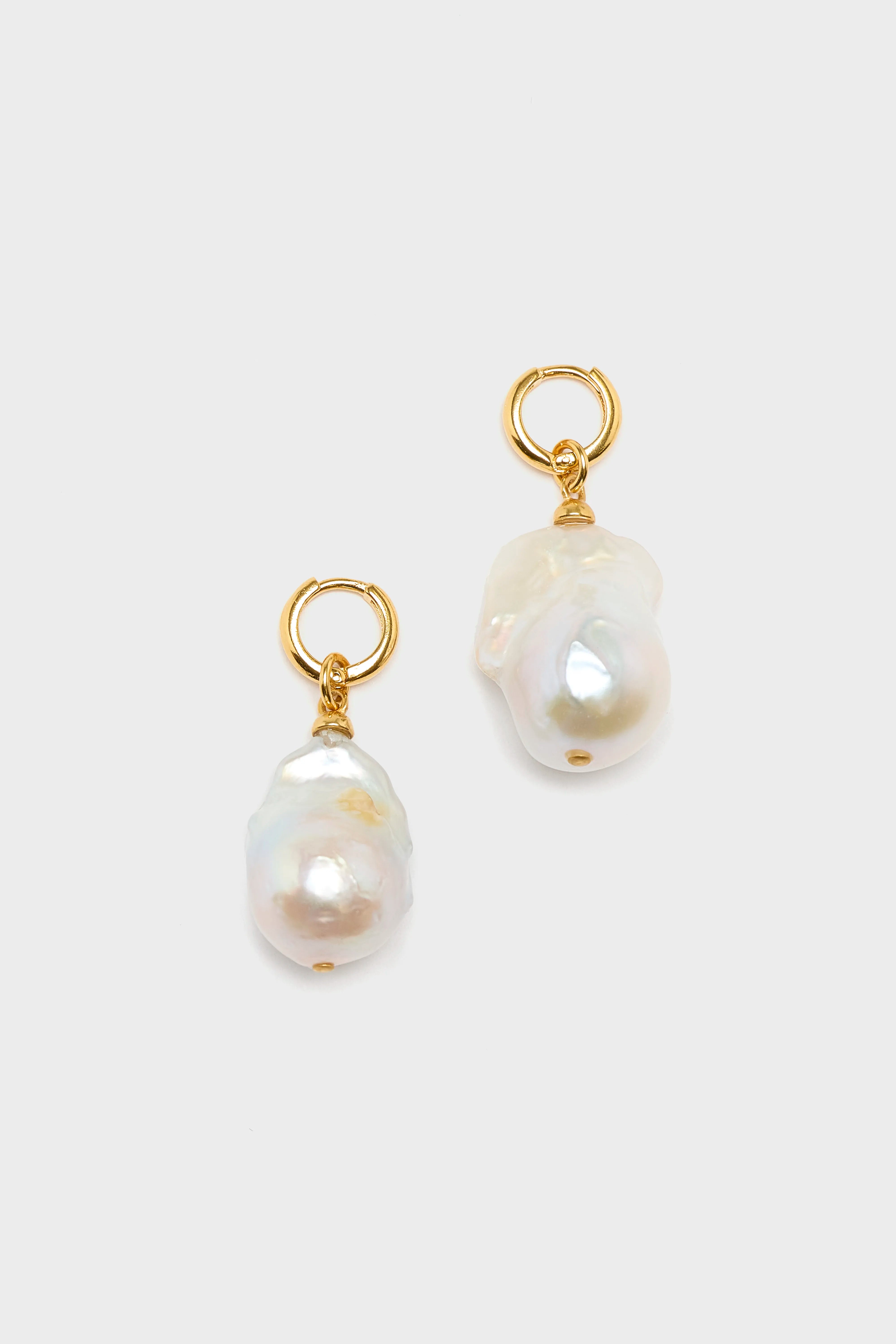 Lolita Earrings  (251 / W / WHITE)