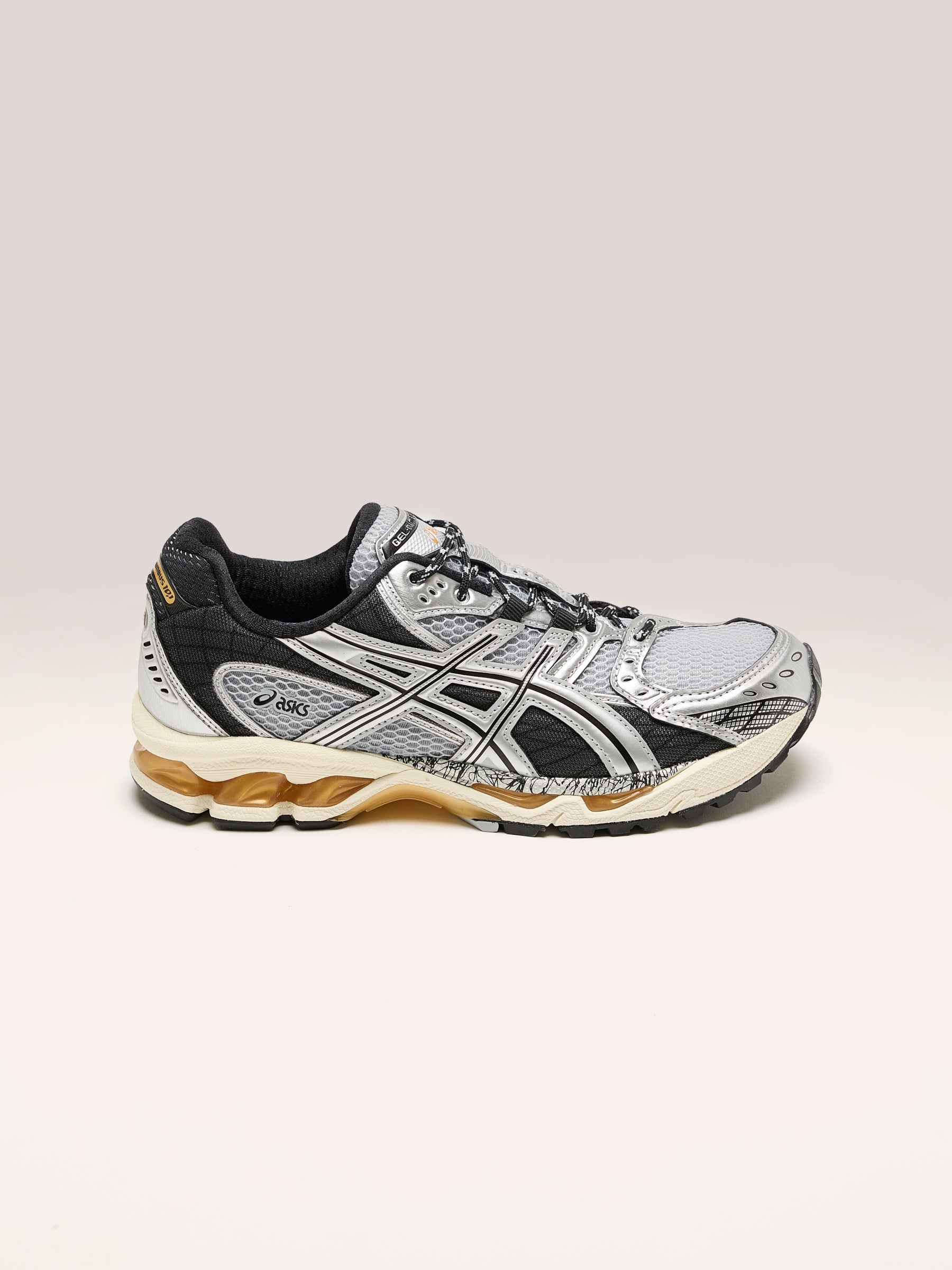 Gel-Nimbus 10.1 pour Femmes (242 / W / BLACK)