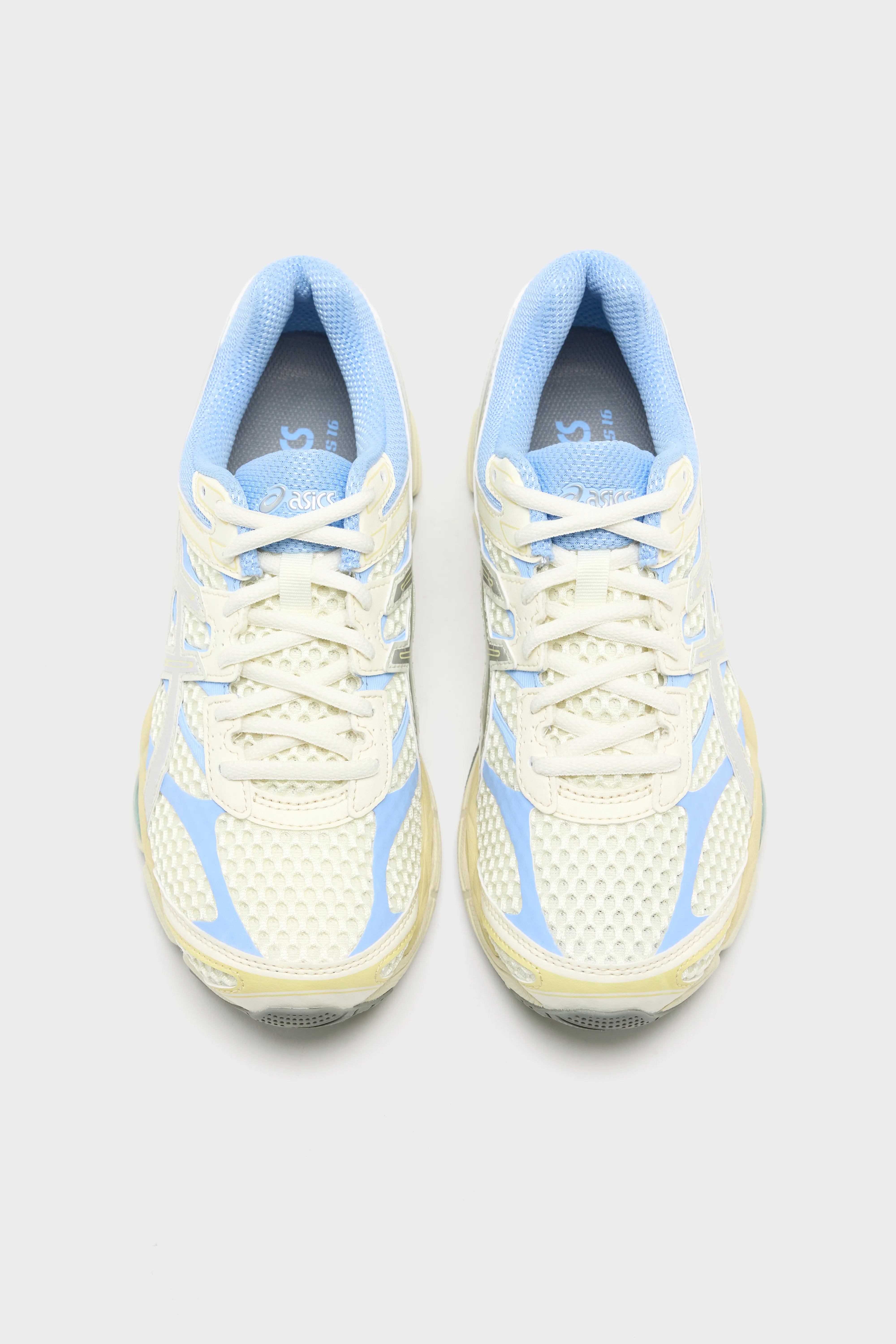 Gel-Cumulus 16 for Women  (261 / W / IVORY)