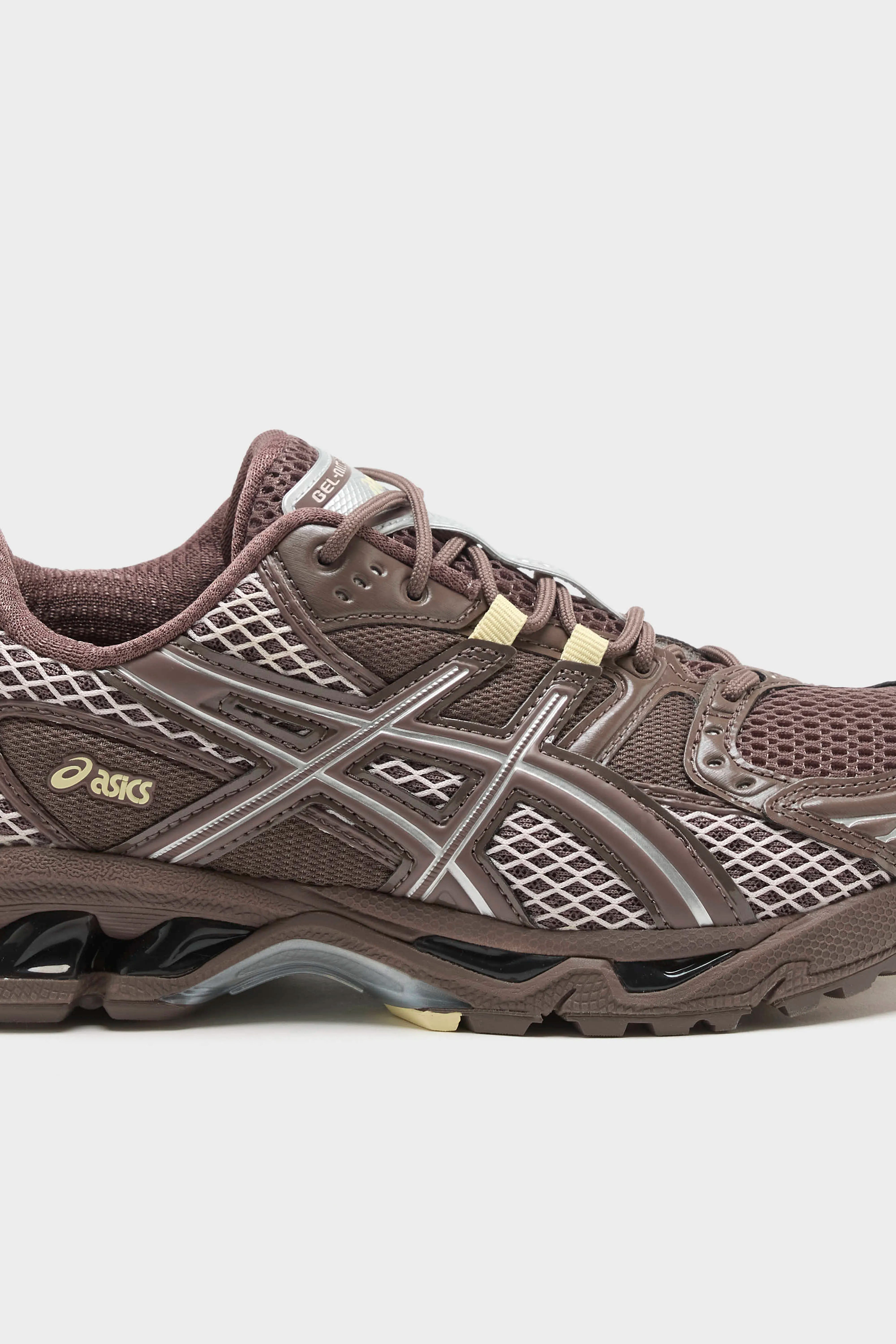 Gel-Nimbus 10.1 pour Femme (262 / W / BROWN)