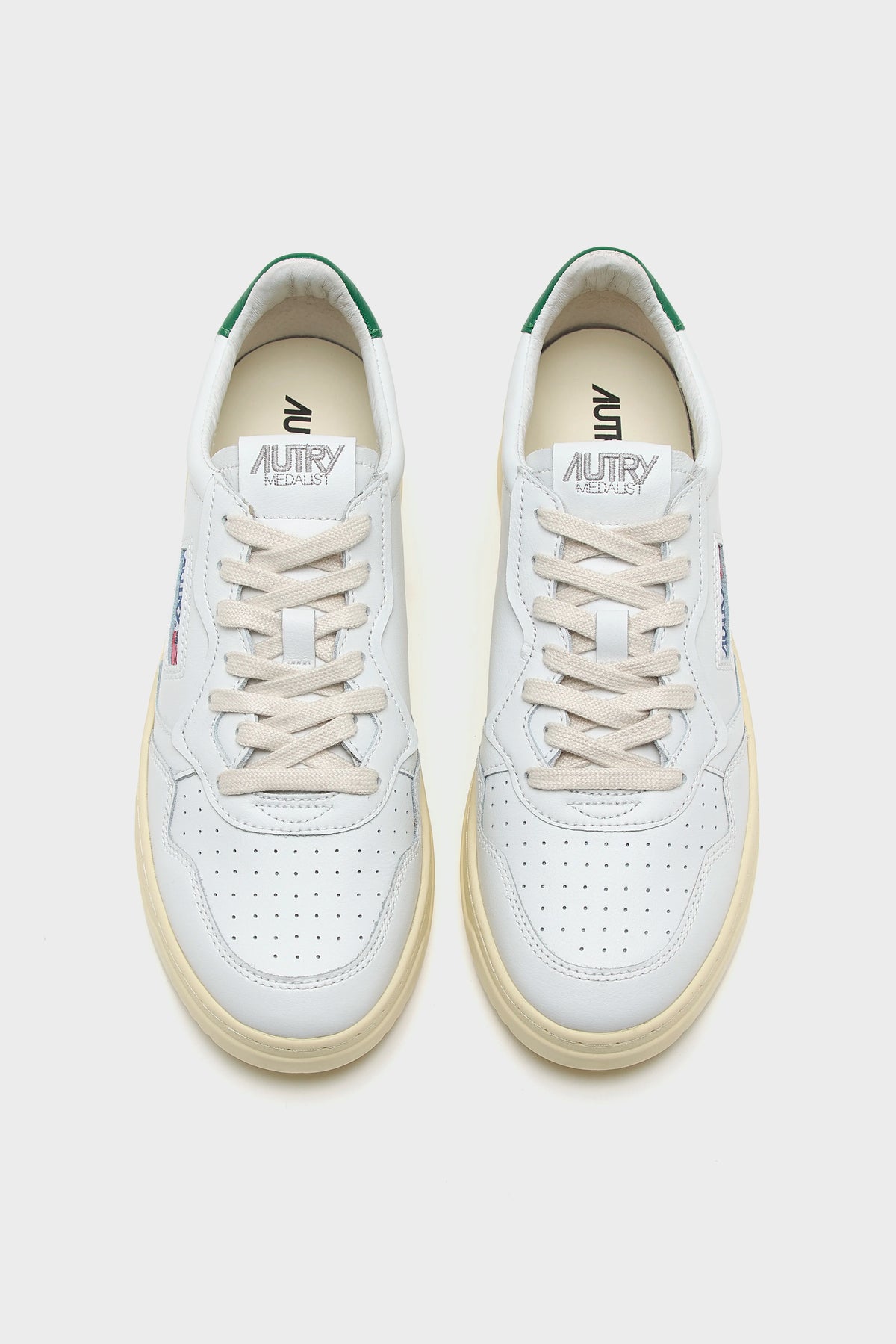 Medalist Low for Men (242 / M / WHITE)