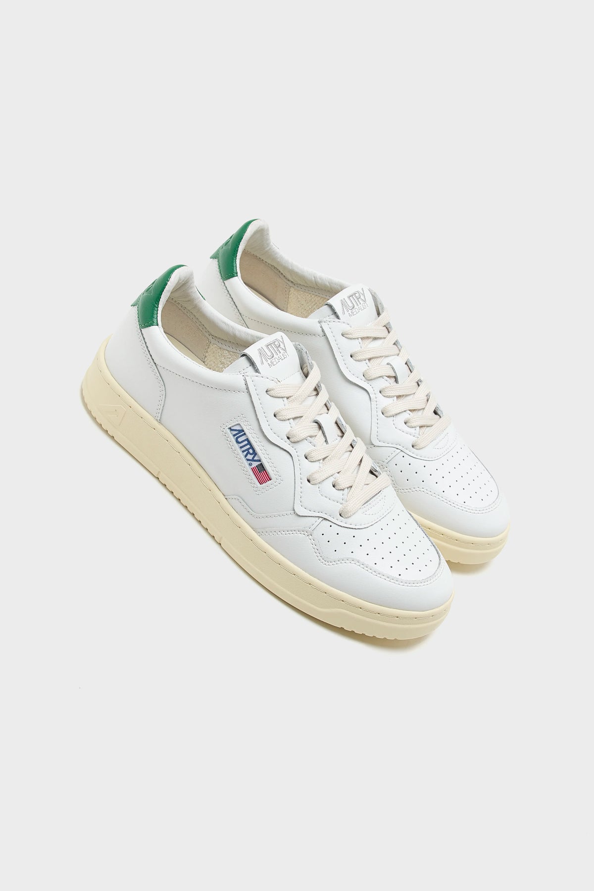 Medalist Low for Men (242 / M / WHITE)