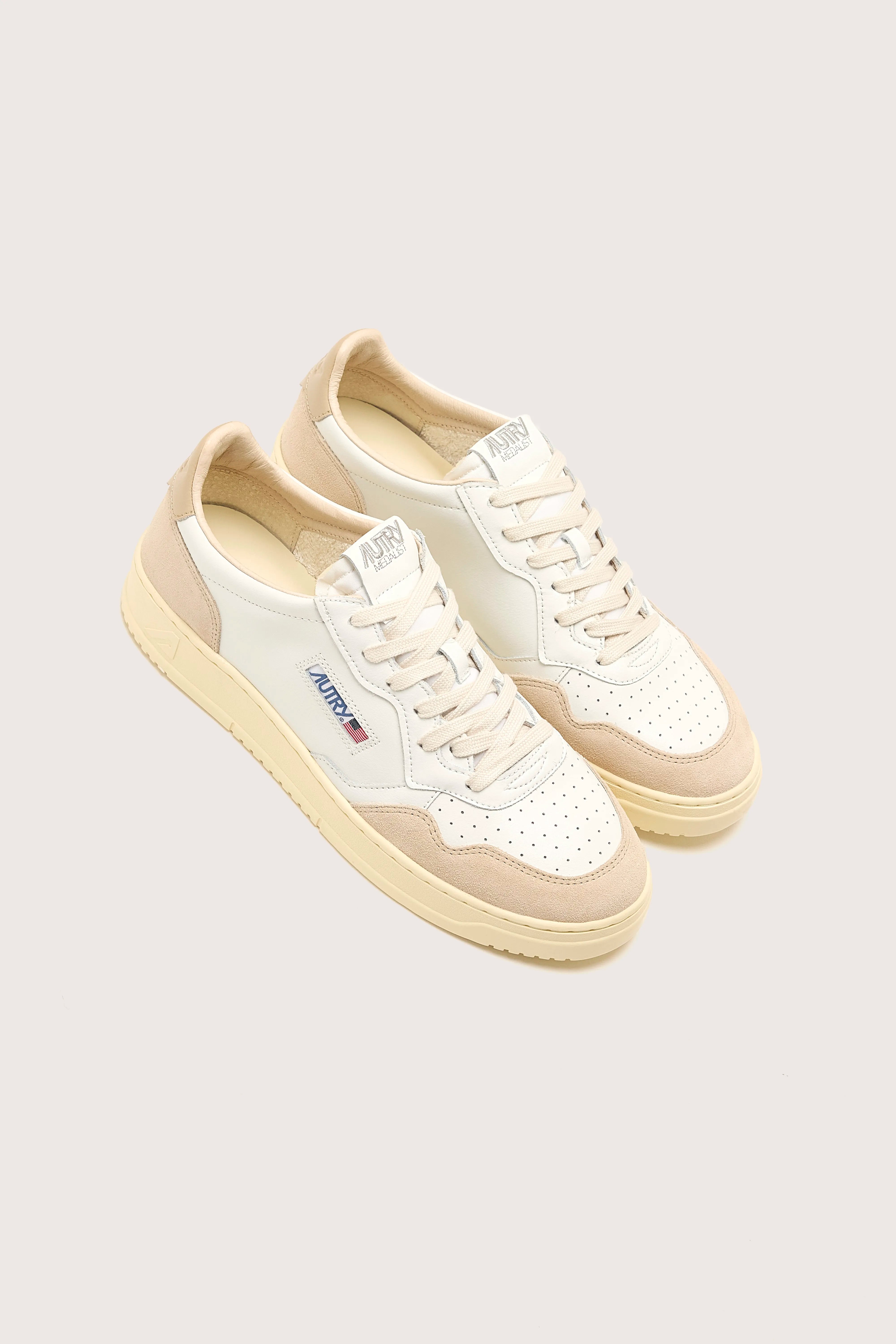 Medalist Low For Men (242 / M / BEIGE)