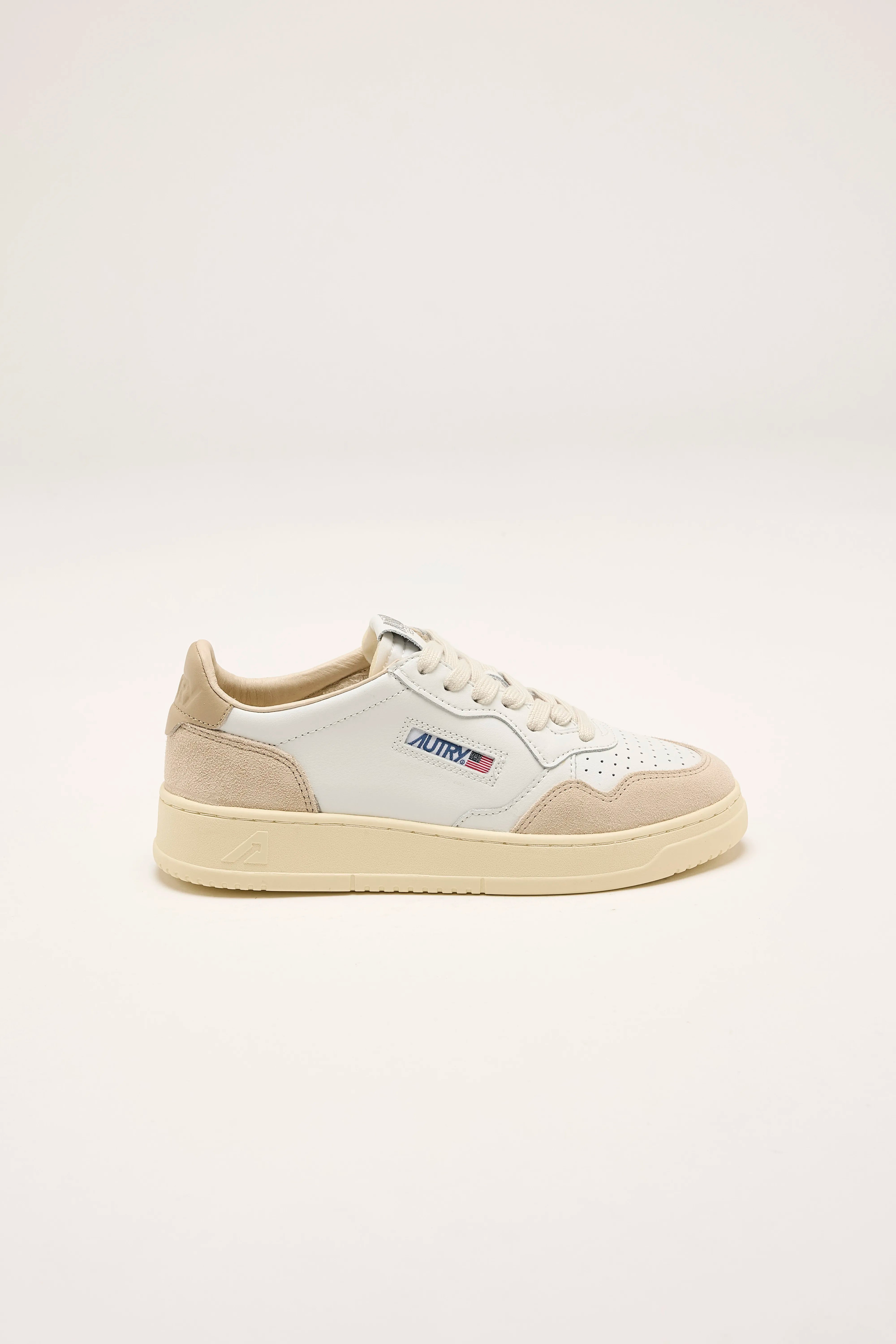 Medalist Low For Women (242 / W / BEIGE)