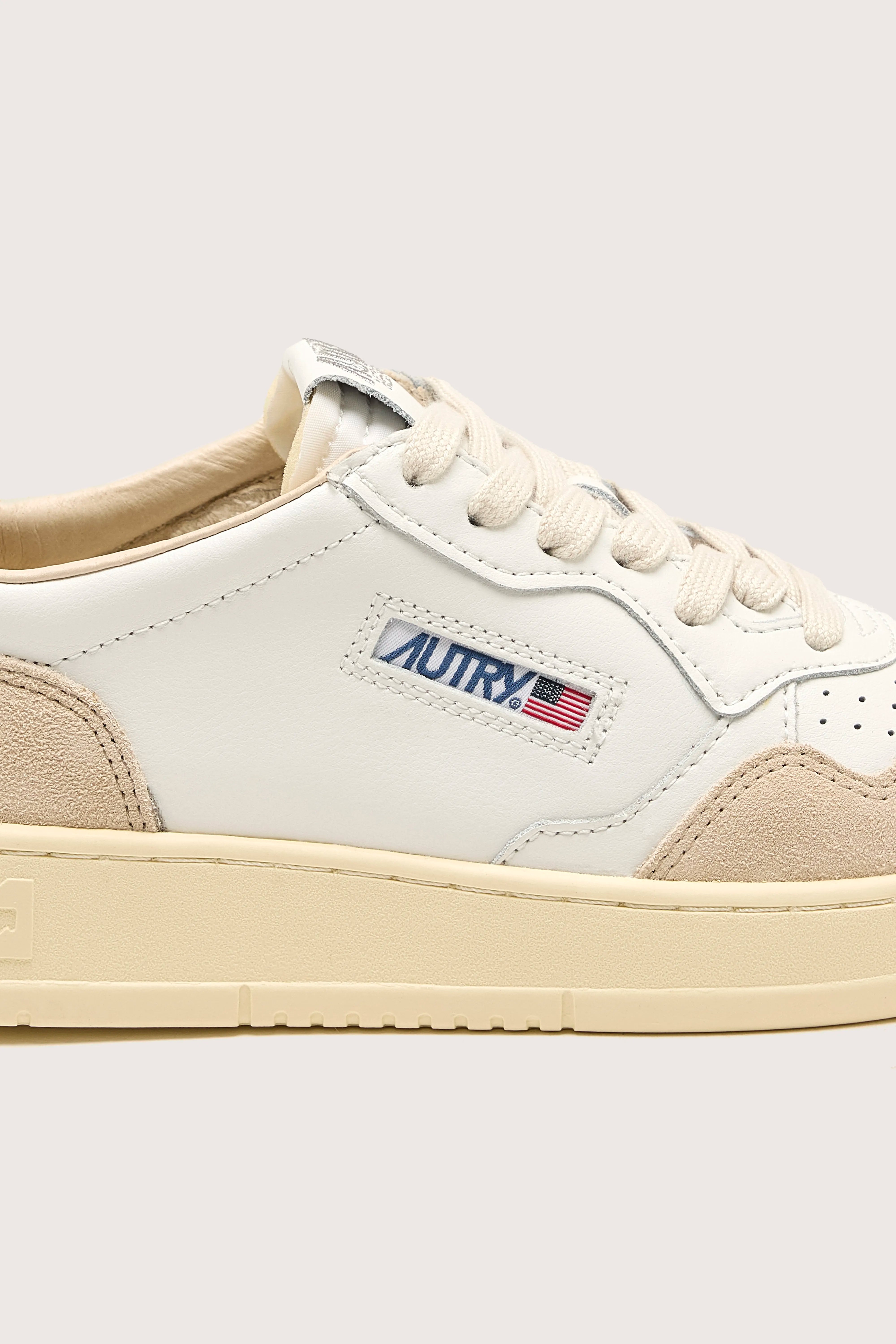 Medalist Low For Women (242 / W / BEIGE)