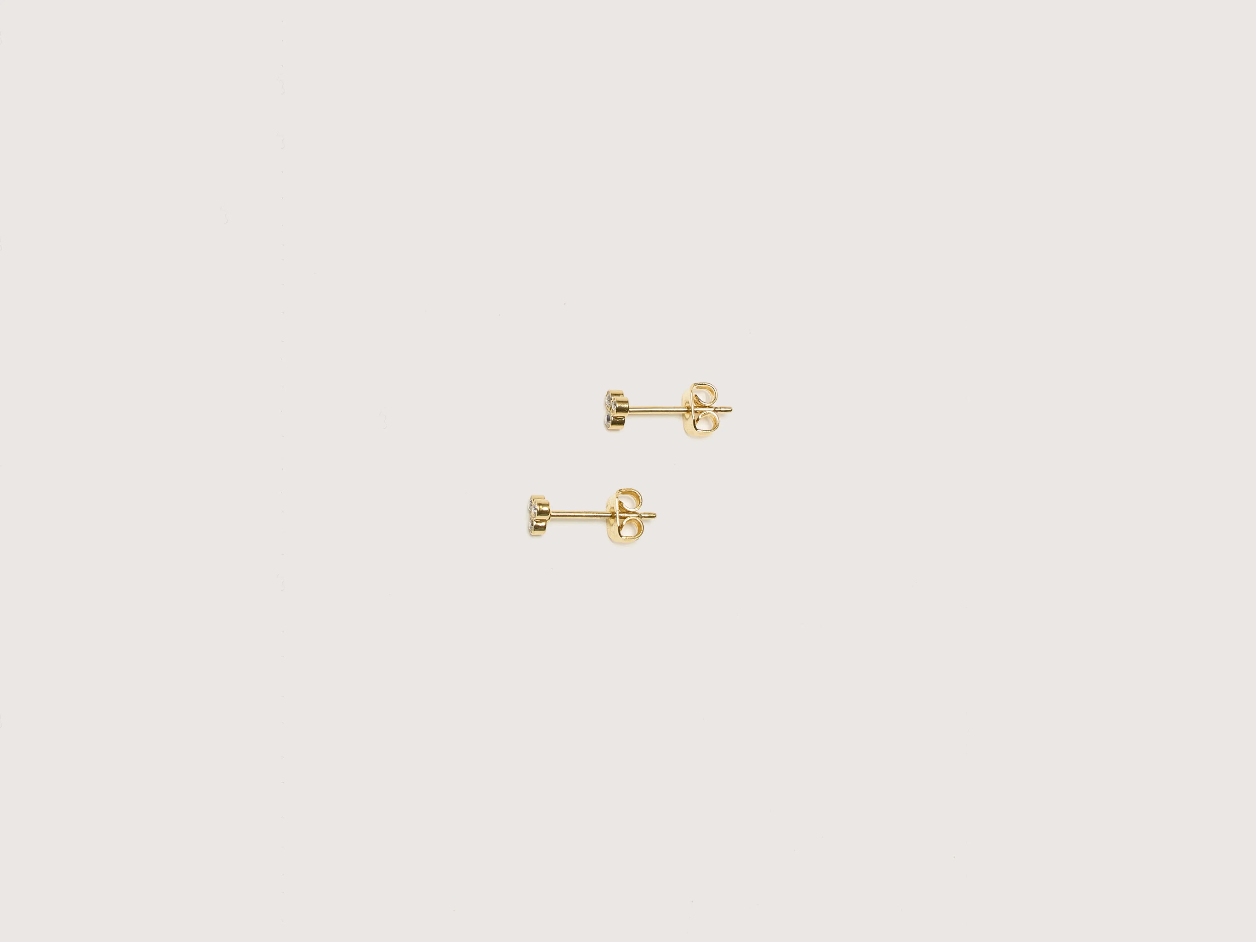 Melia Stud Earrings (242 / W / GOLD)