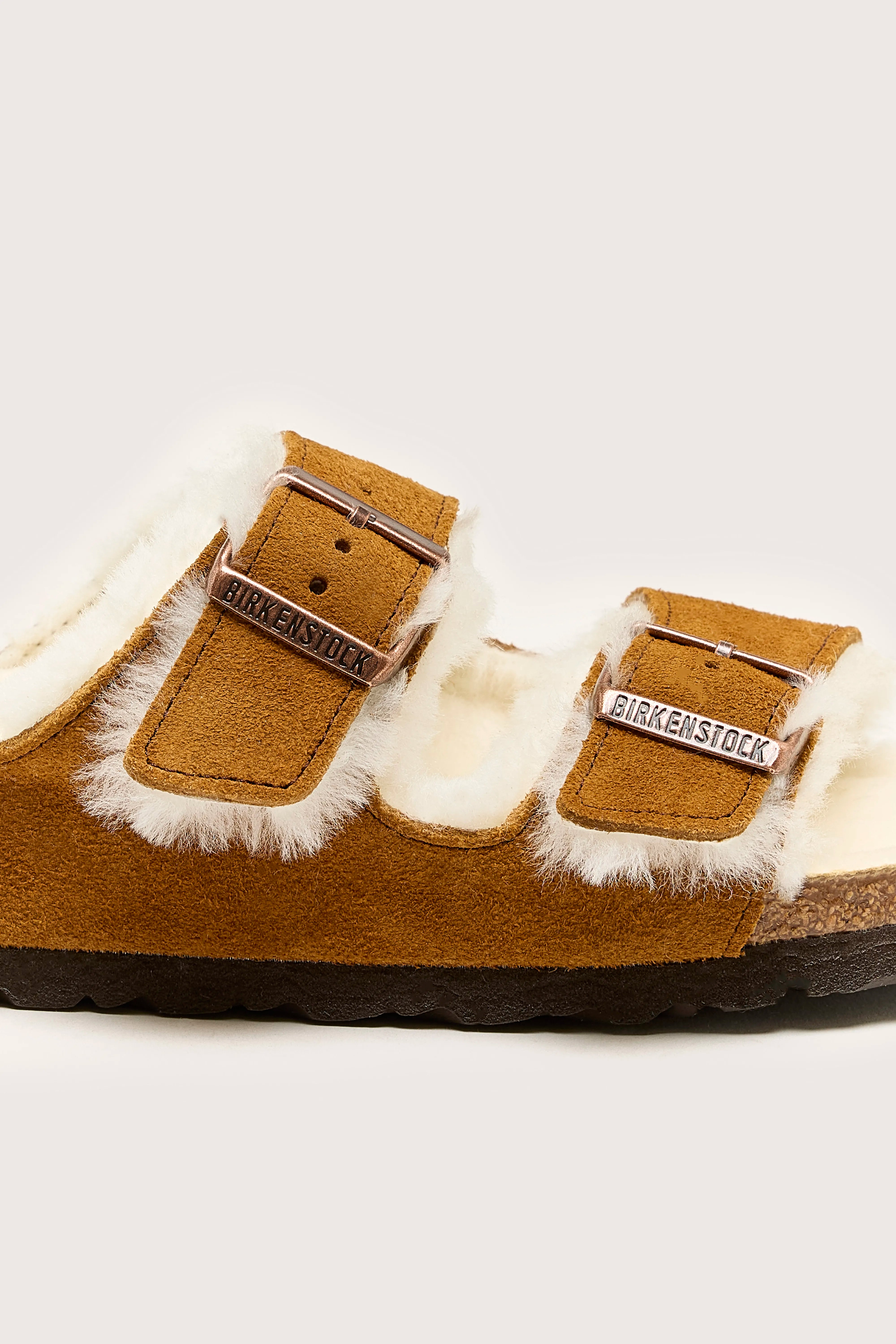 Arizona Shearling Sandals (242 / W / TAN)