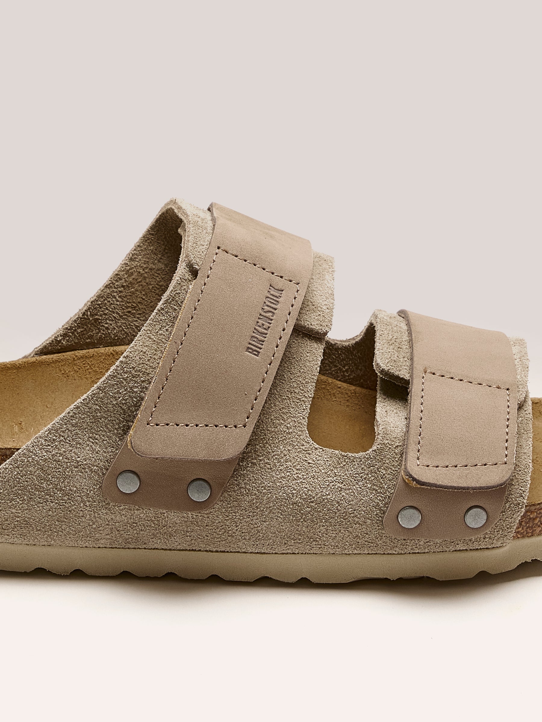 Uji Nubuck pour Femmes (242 / W / TAUPE)