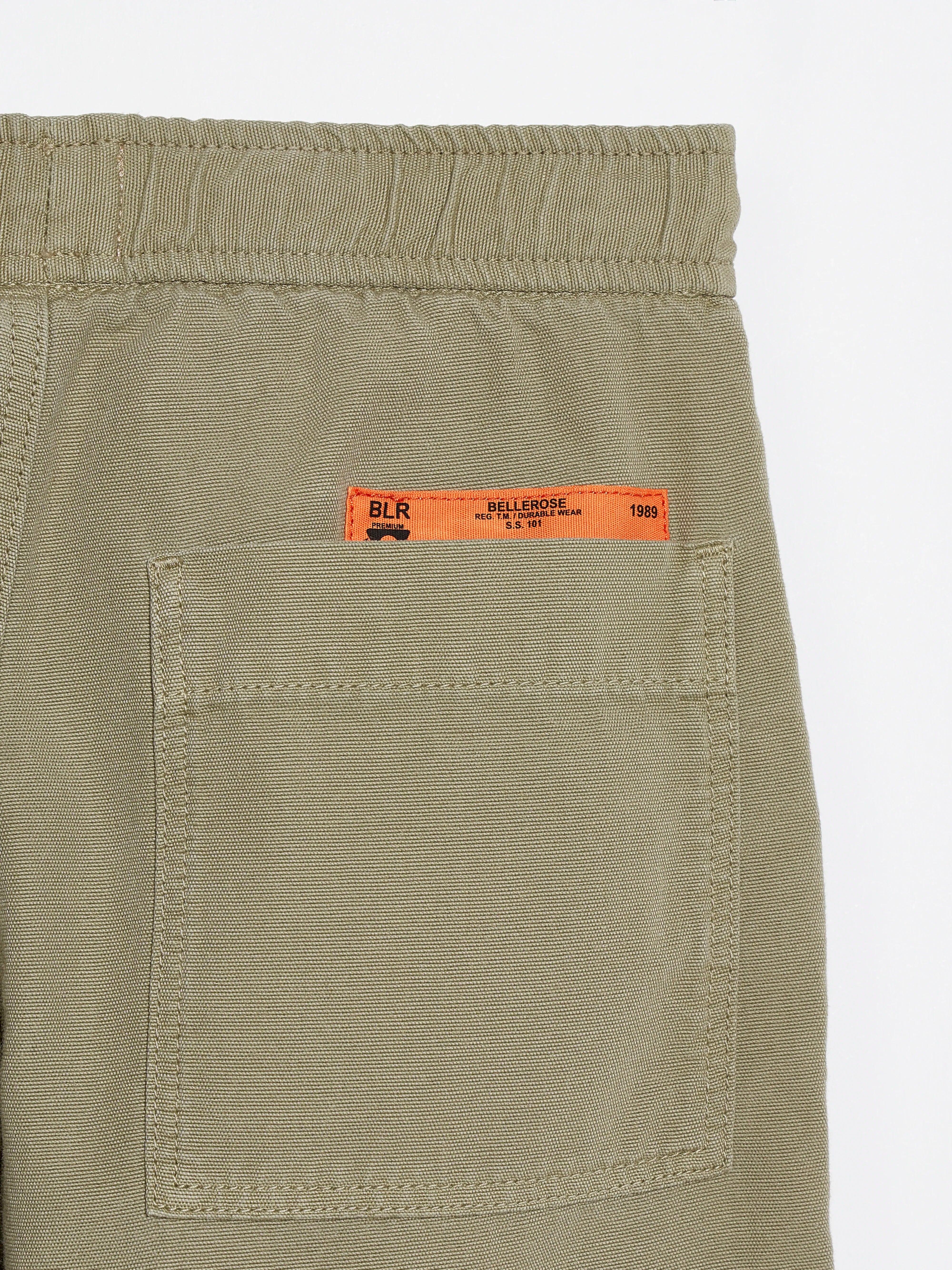 pat short (241 / B / CLAY)