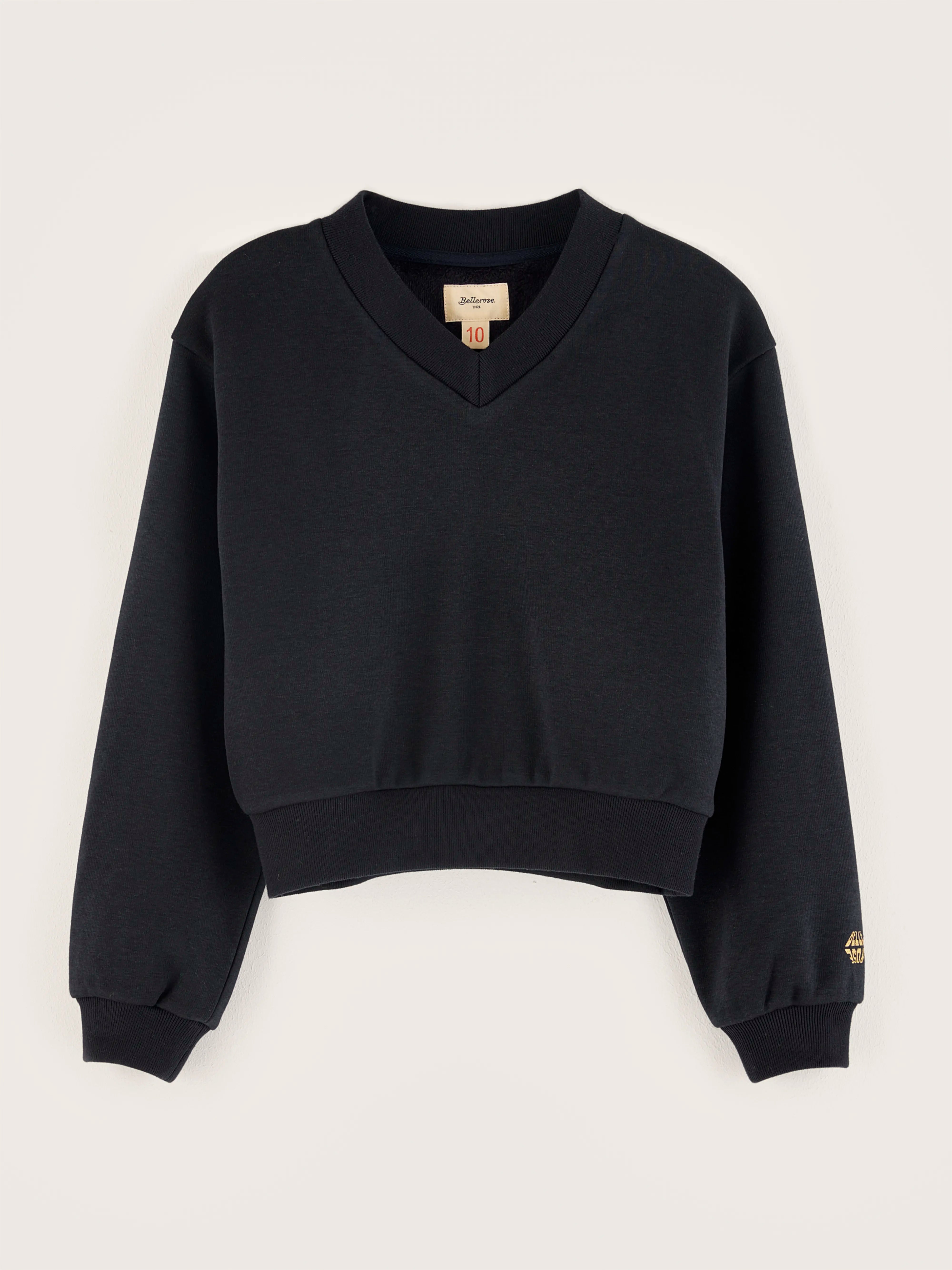 Black v neck sweatshirt on sale