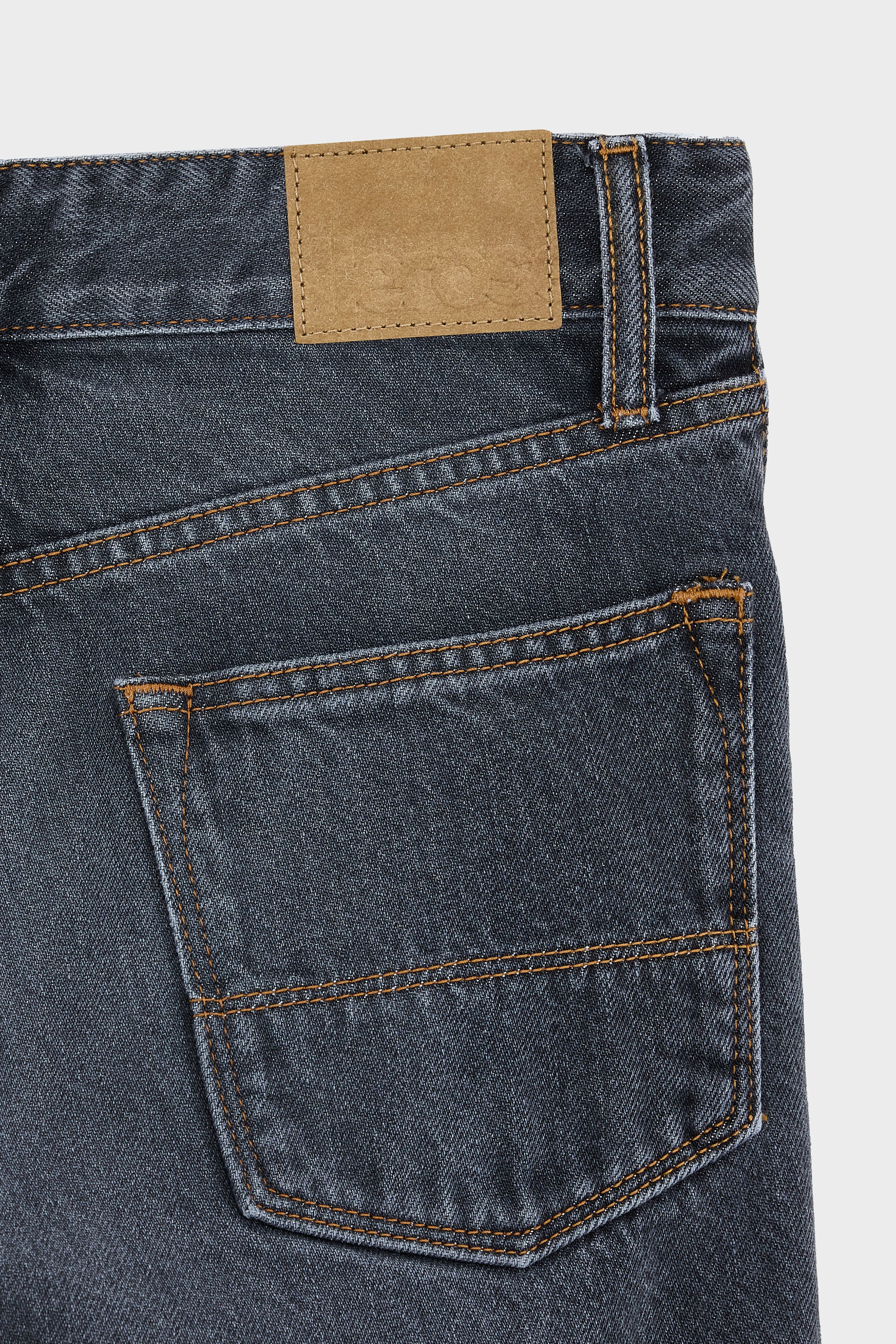 Peyo tapered jeans (252 / B / USED BLACK)