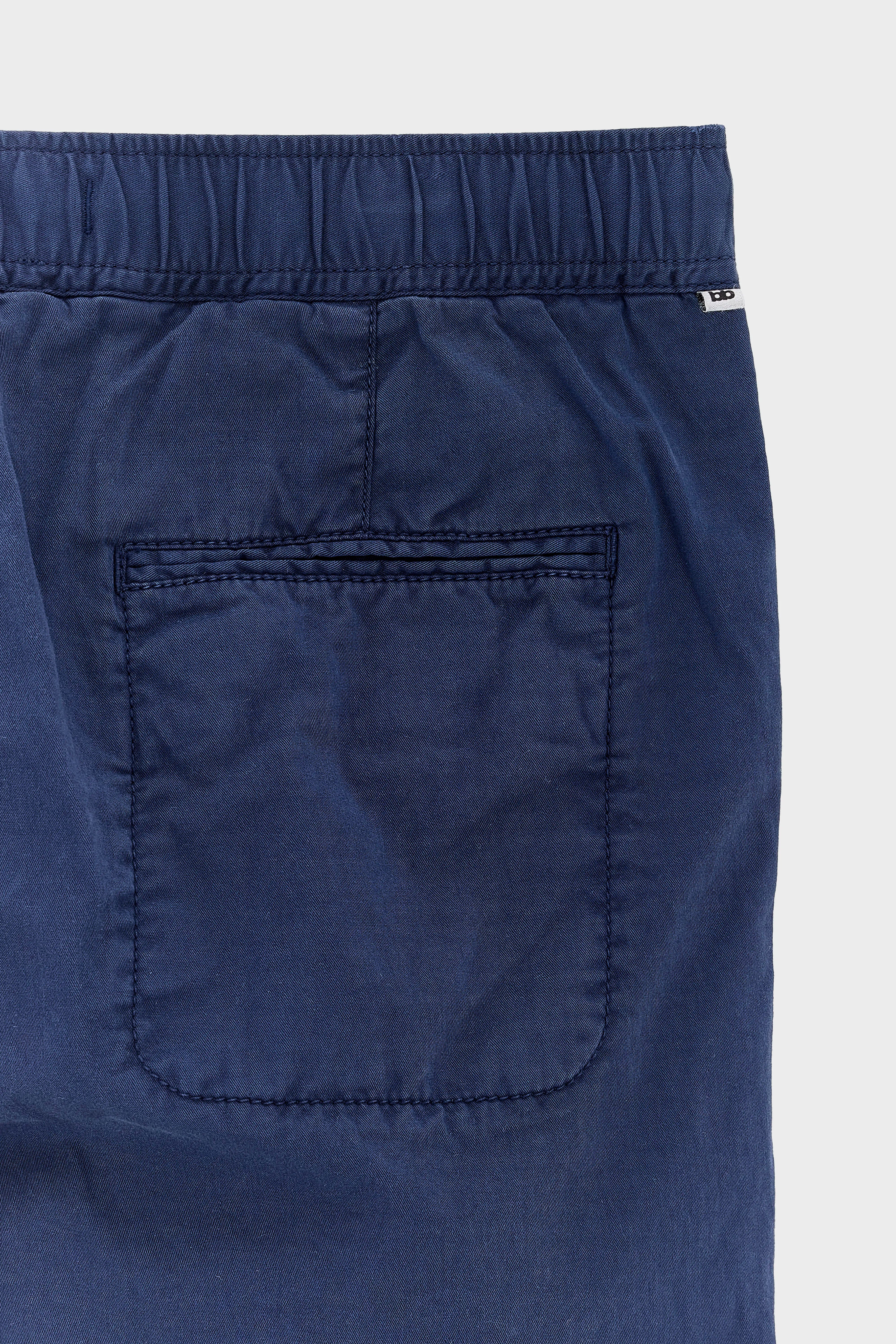 Pharel tapered trousers (261 / B / CAPTAIN)