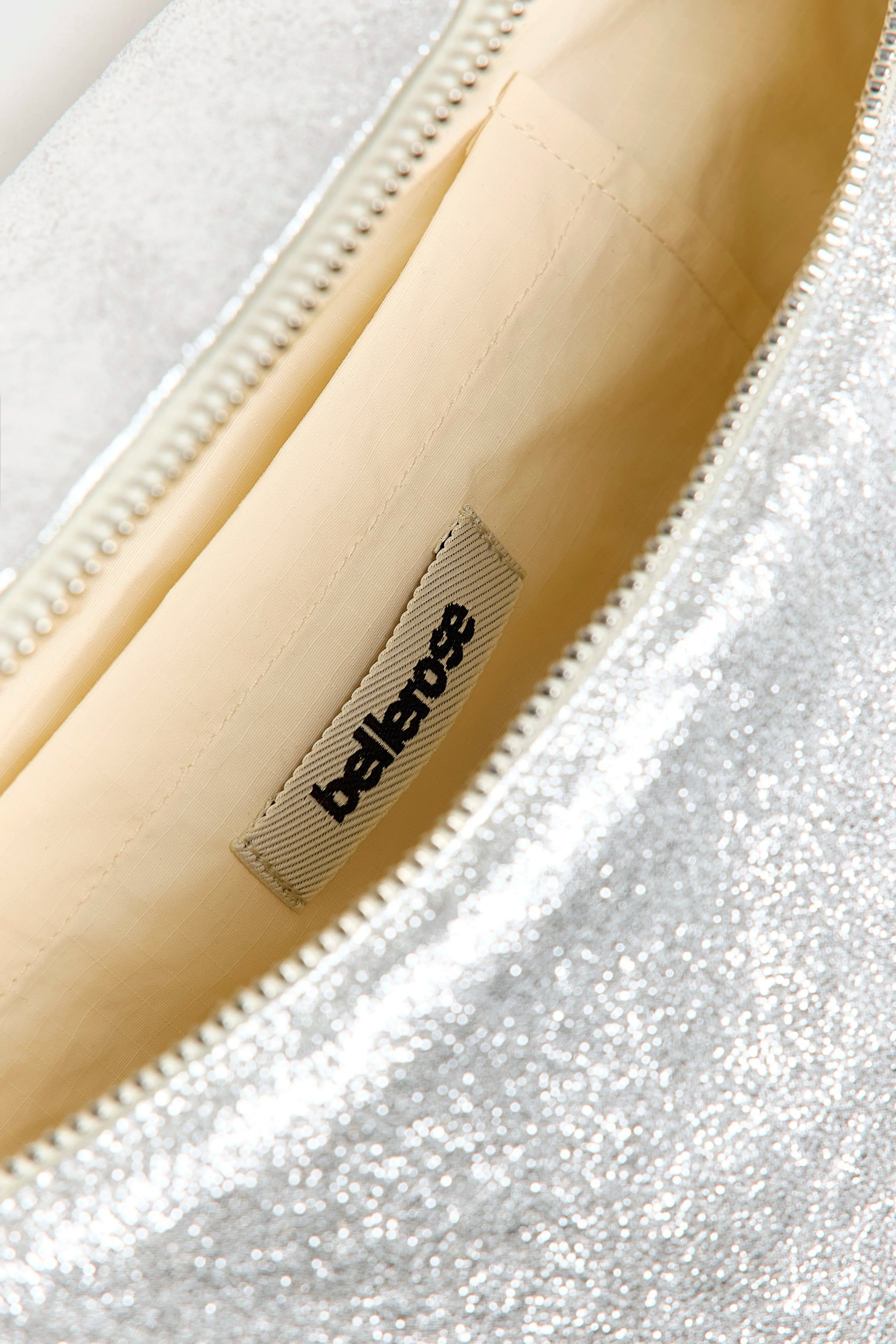 Heccy sling bag (261 / G / NICKEL)