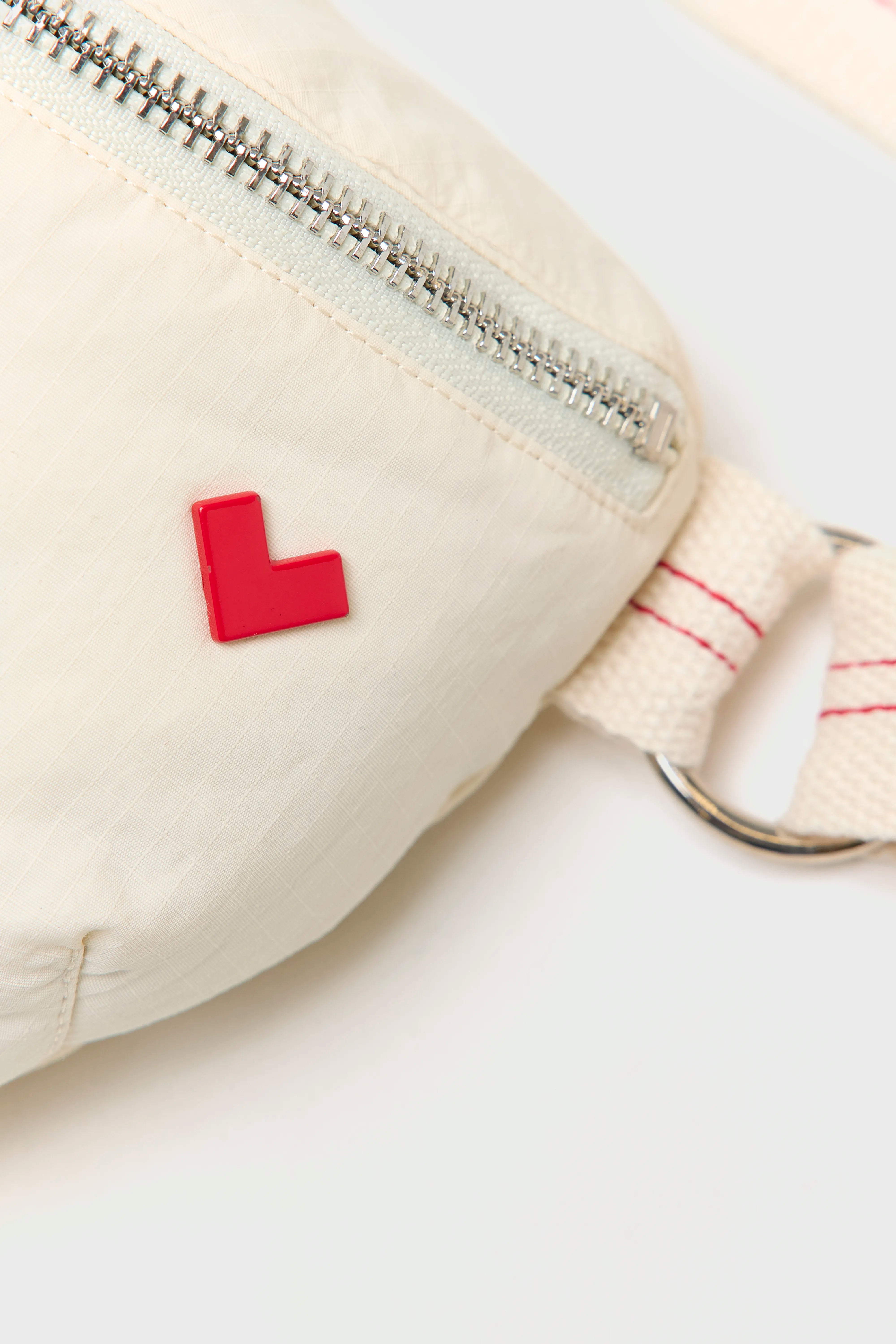 Heccy sling bag (261 / G / WHISPER)