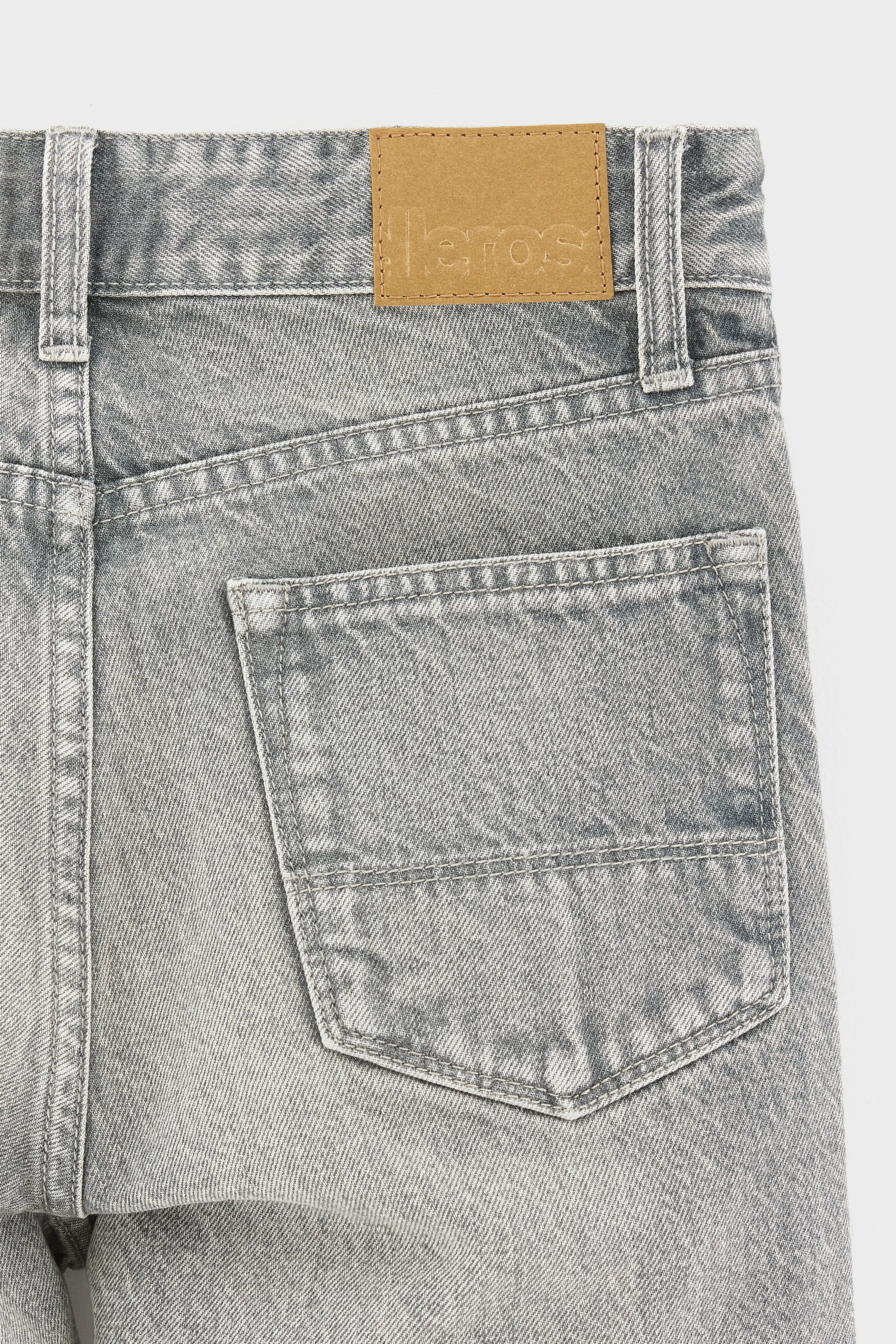 Peyo tapered jeans (262 / B / DIRTY GREY)