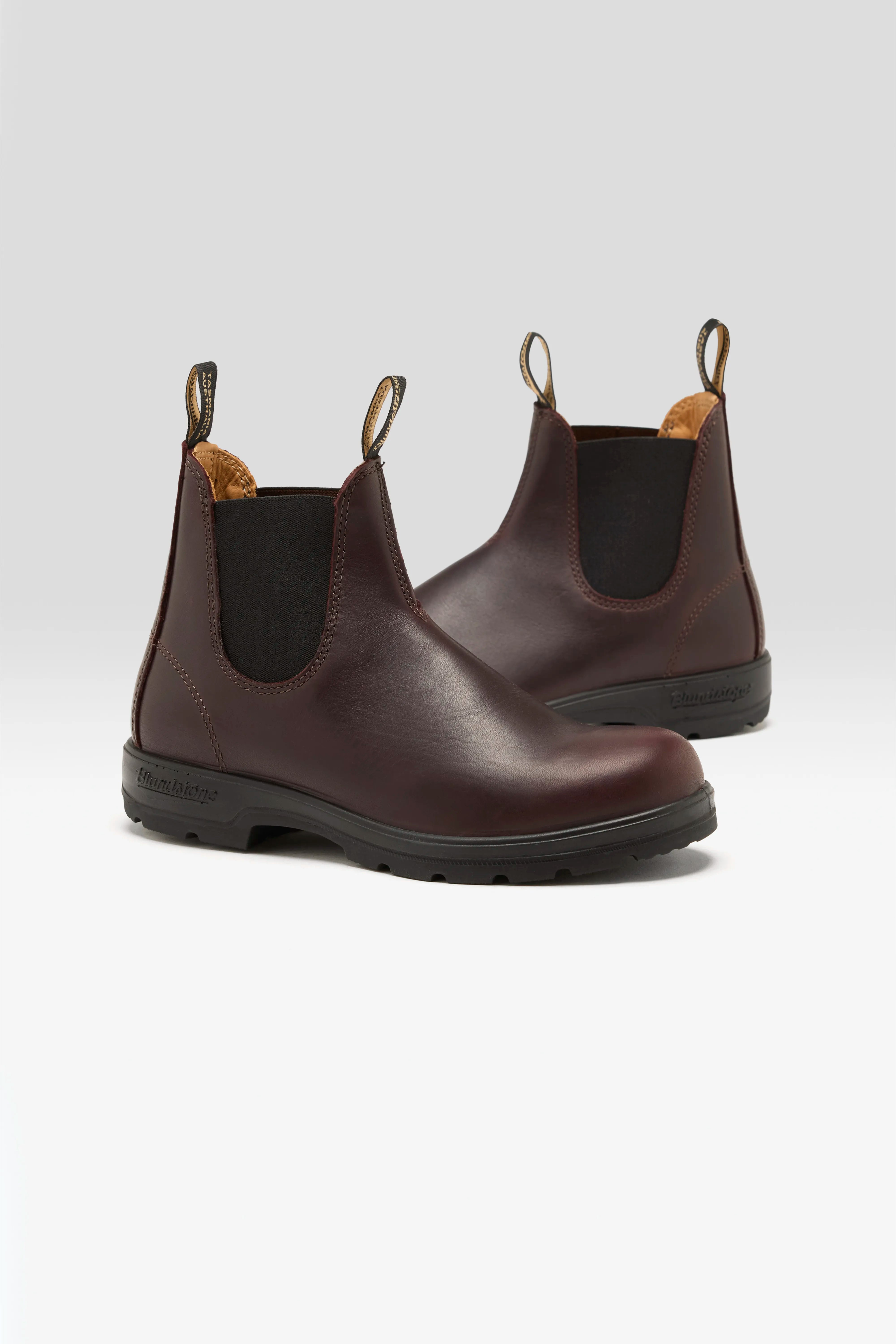 2130 Classic Chelsea Boots for Women (242 / W / AUBURN)