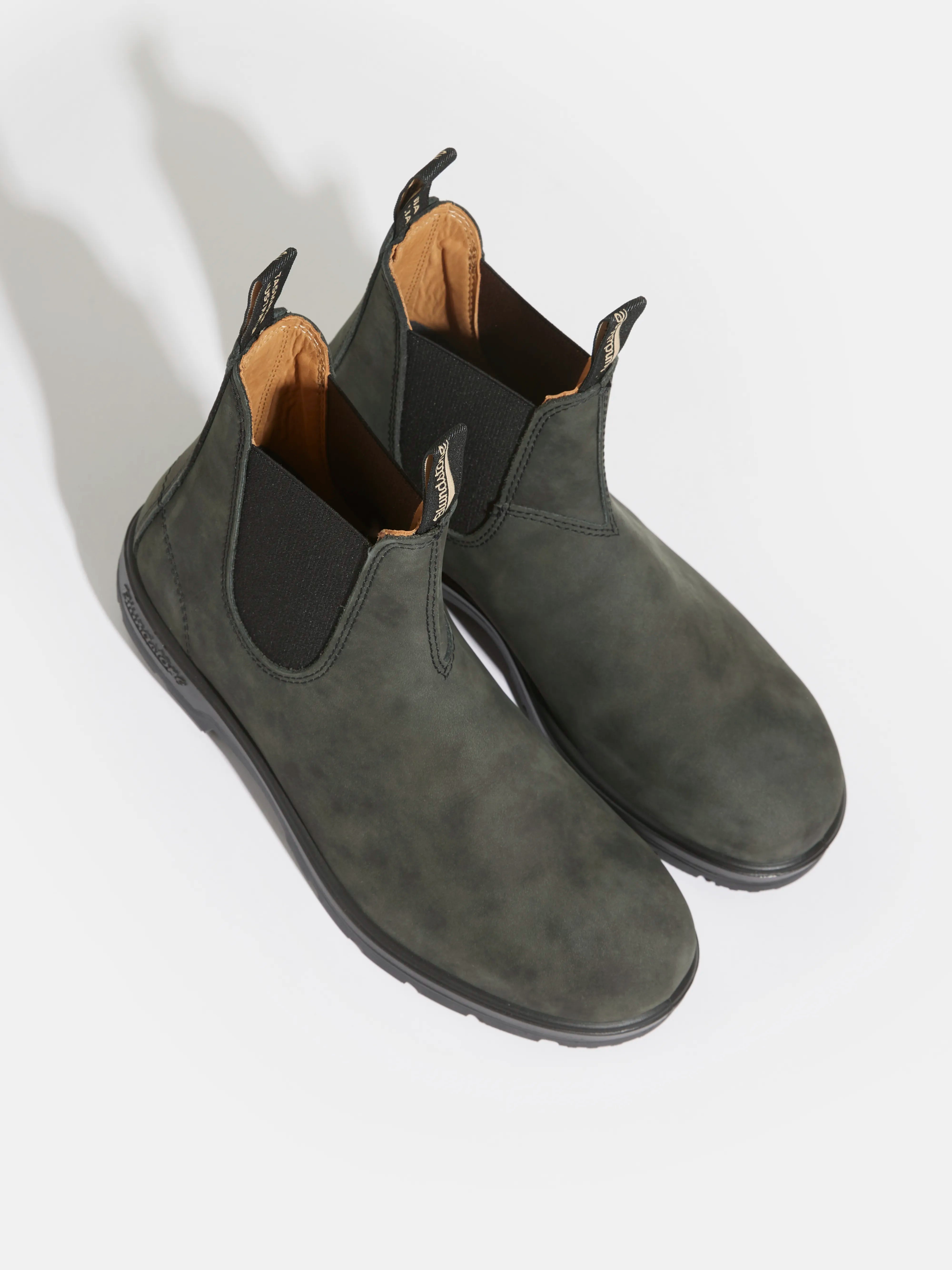 587 Classic Chelsea Boots for Men (242 / M / BLACK)