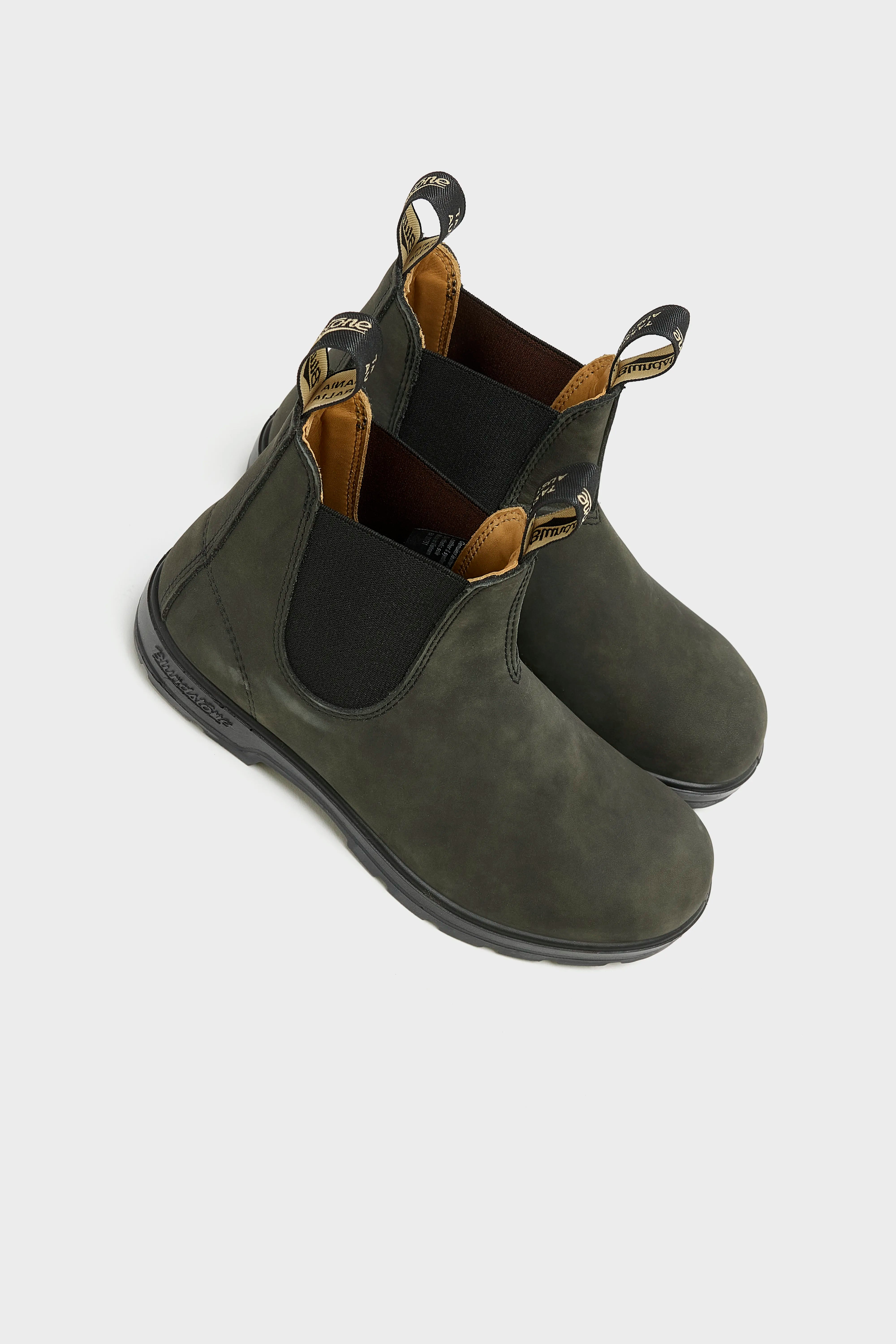 587 Classic Chelsea Boots for Women  (252 / W / BLACK)