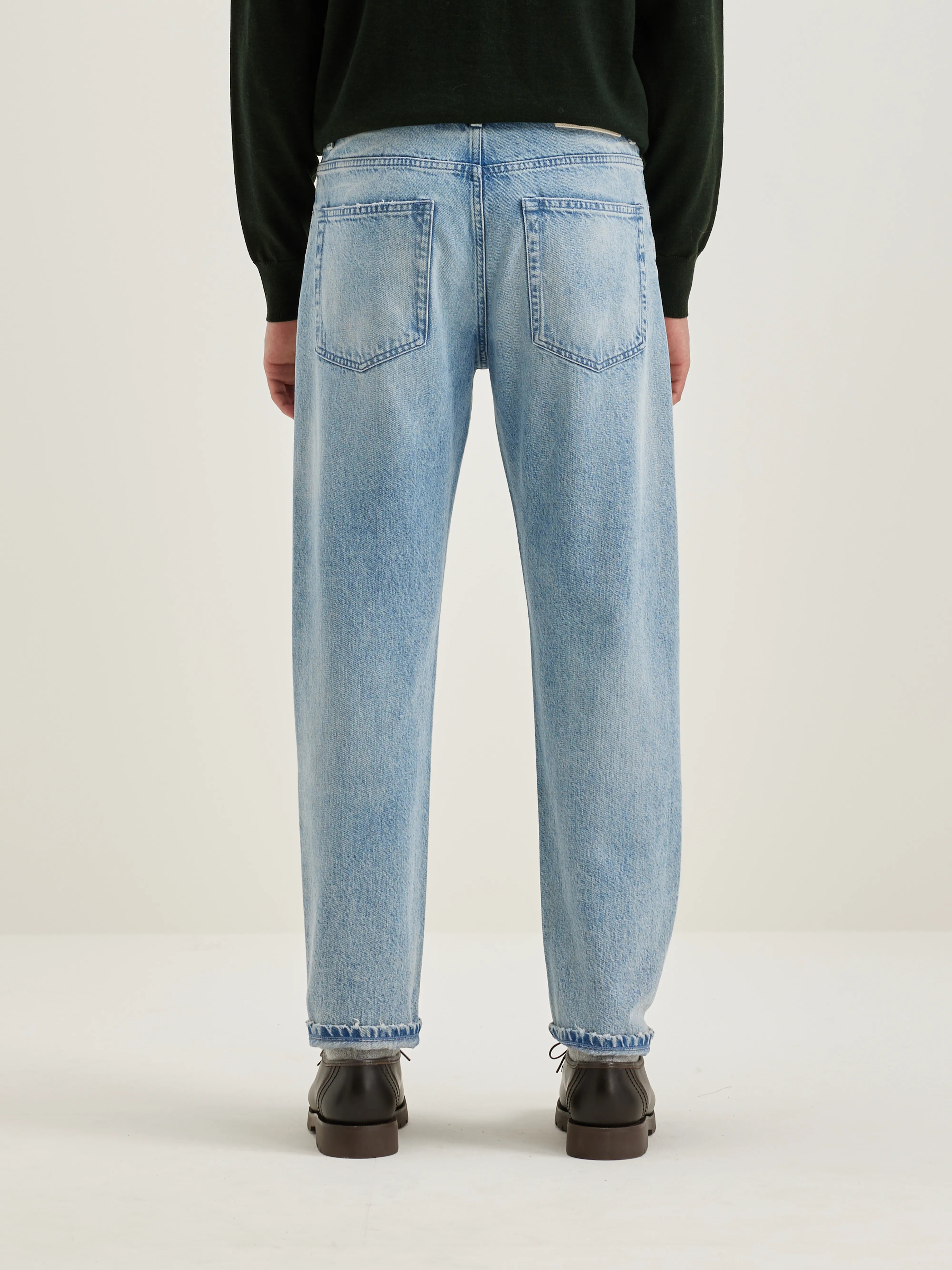 Keegan straight jeans (242 / M / LT BLUE BLEACH)