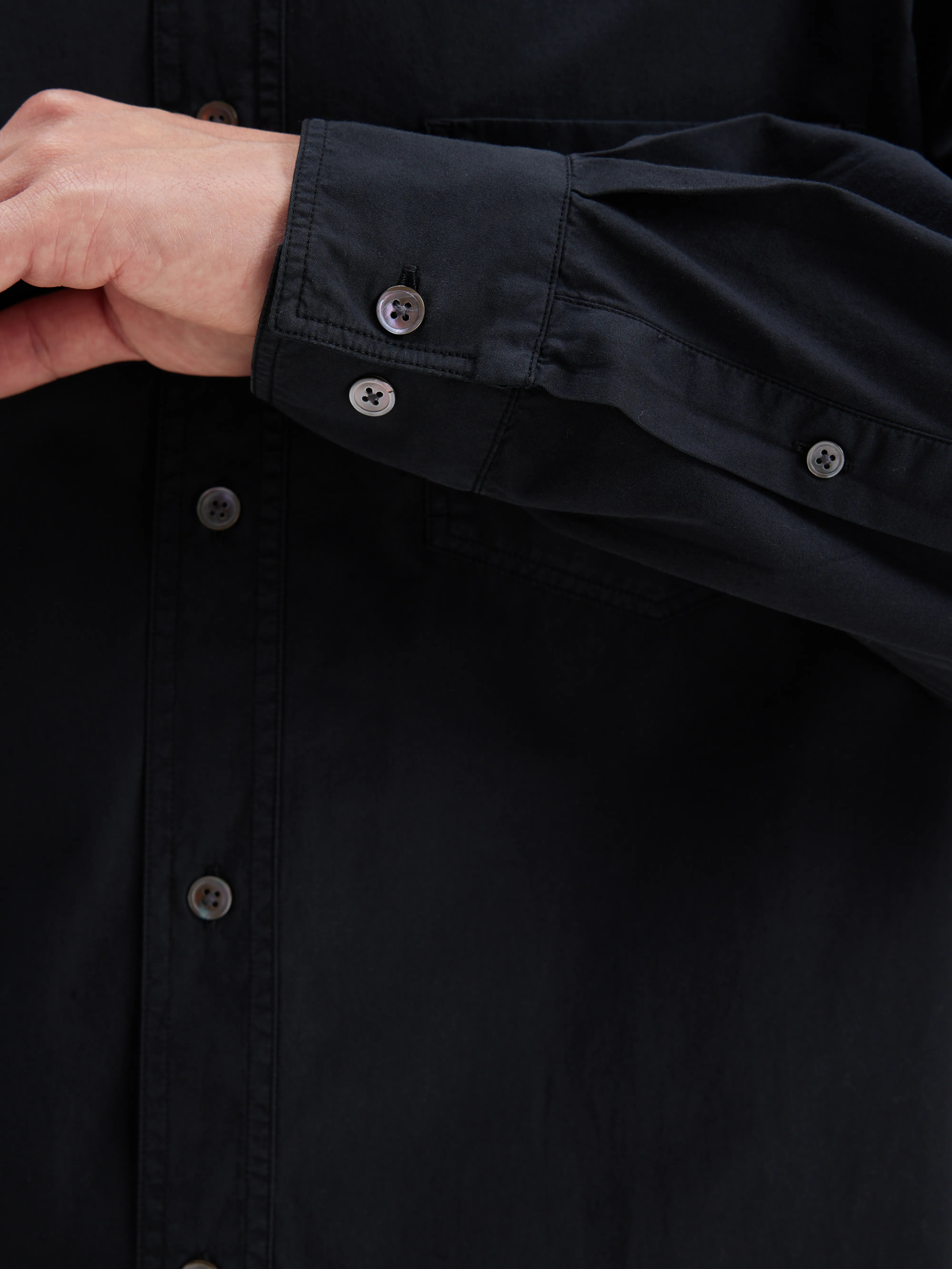 Lighty relaxed shirt (242 / M / BLACK BLUE)