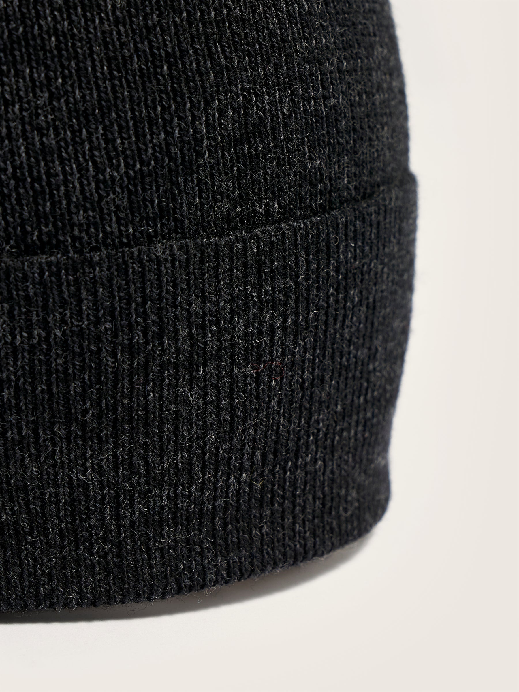 Dilbin Ribbed Beanie - Off black For Men | Bellerose