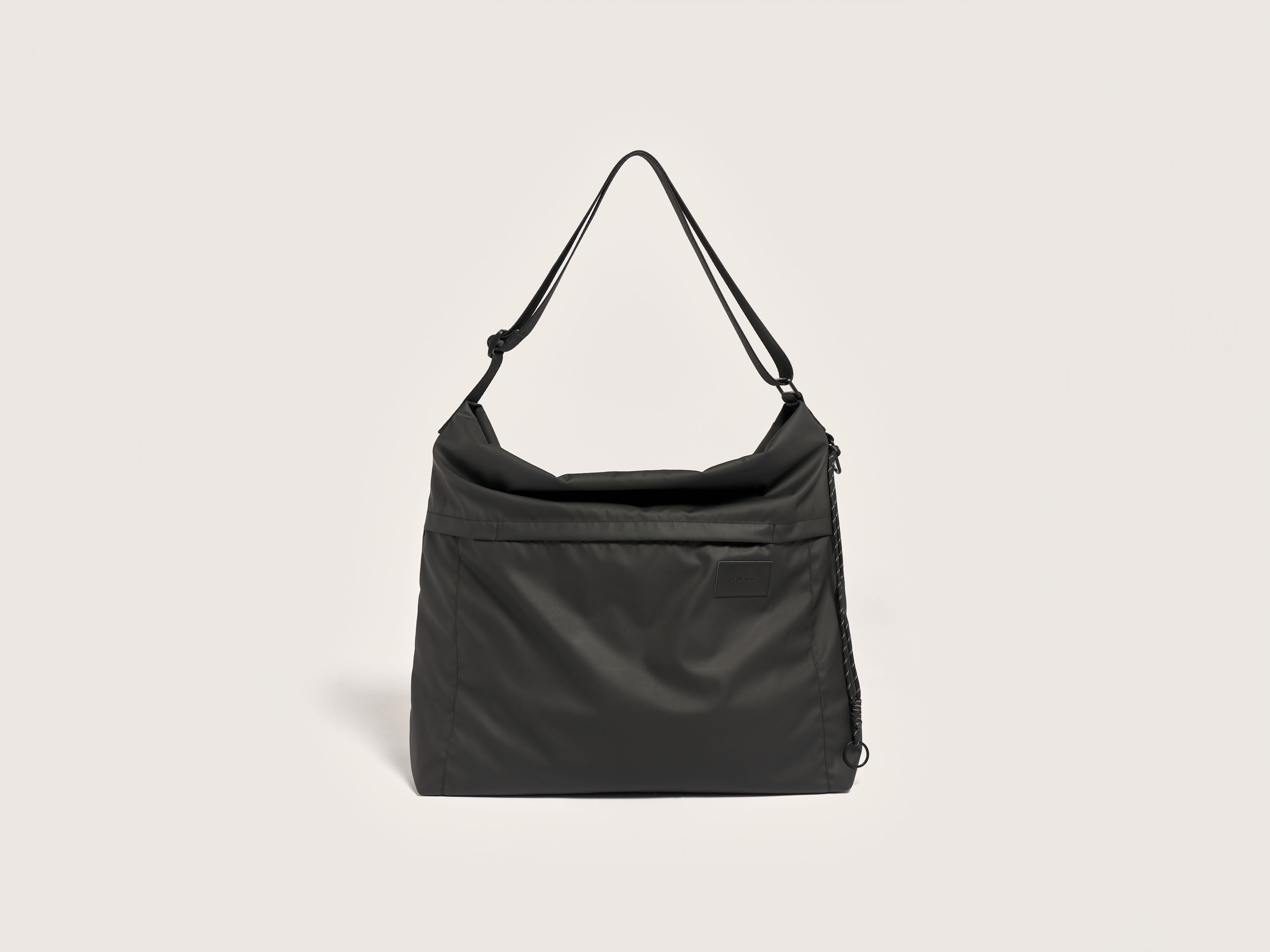 Hend hobo bag (251 / M / BLACK BEAUTY)