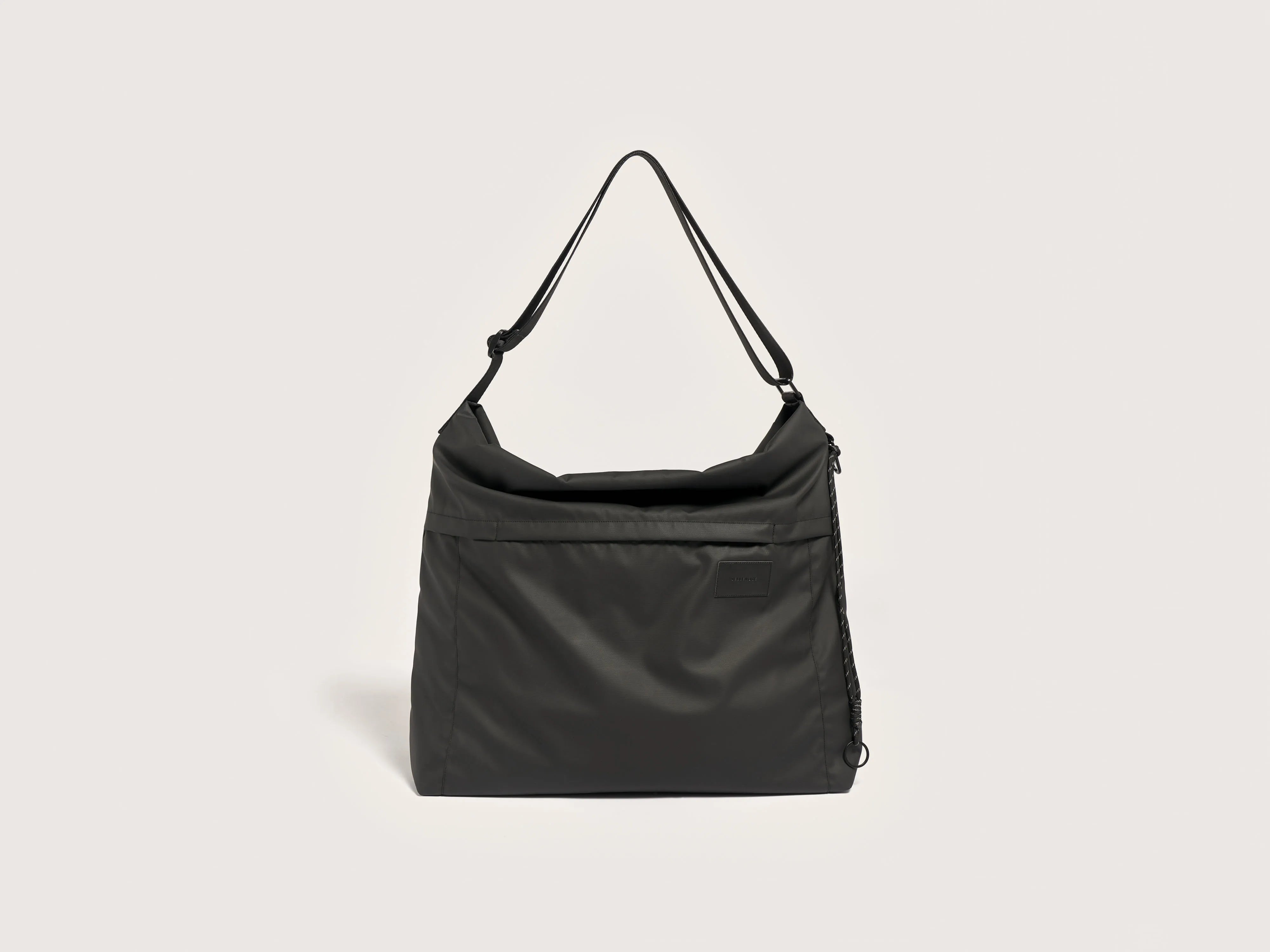 Hend Hobo Bag (251 / M / BLACK BEAUTY)