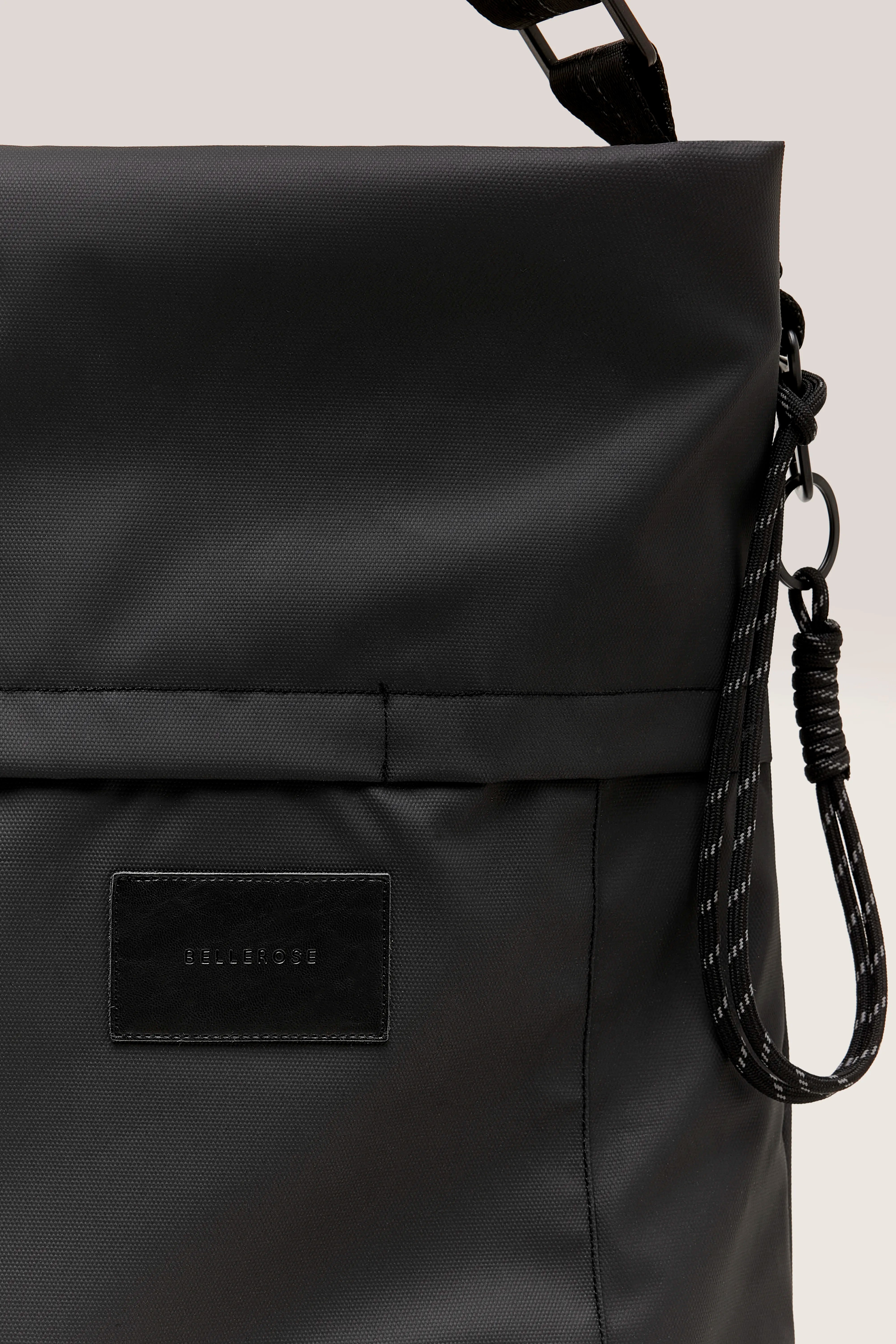 Hend Hobo Bag (251 / M / BLACK BEAUTY)