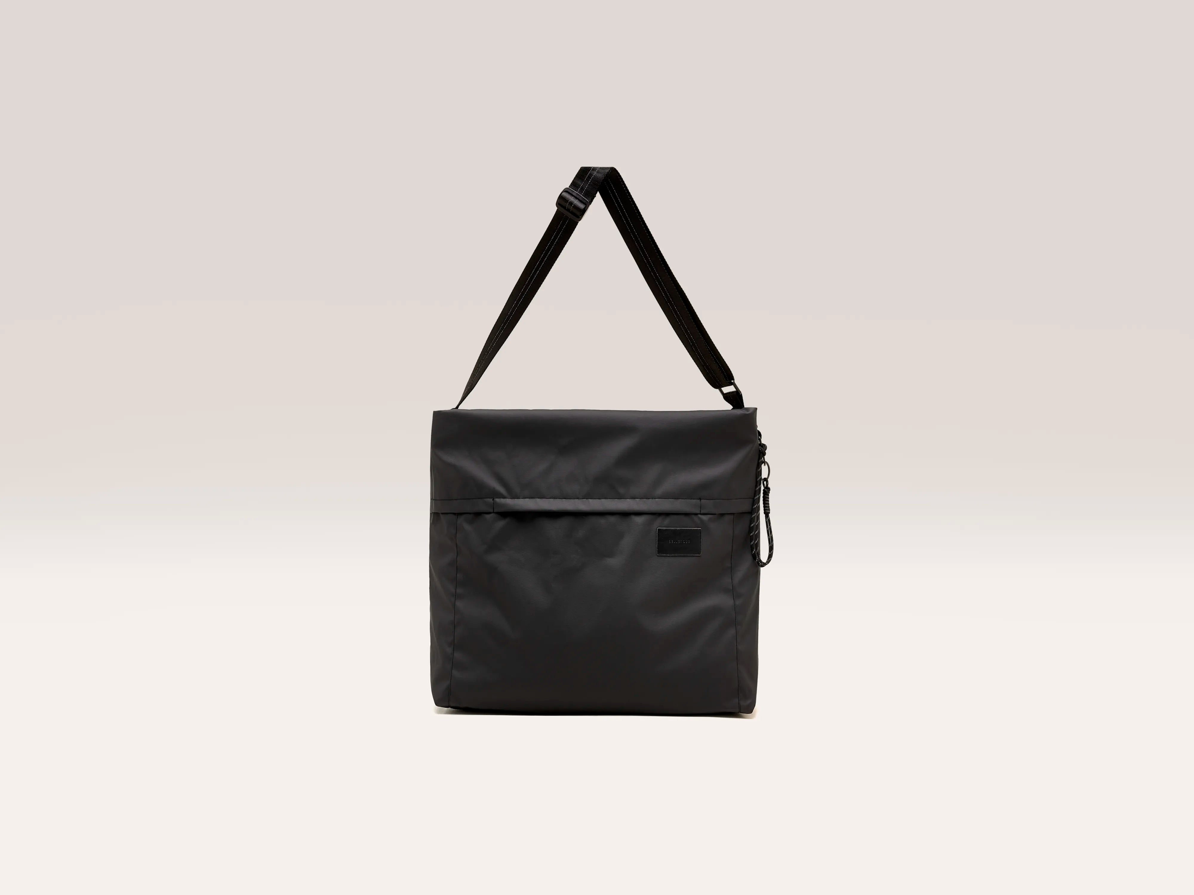 Hend Hobo Bag (251 / M / BLACK BEAUTY)