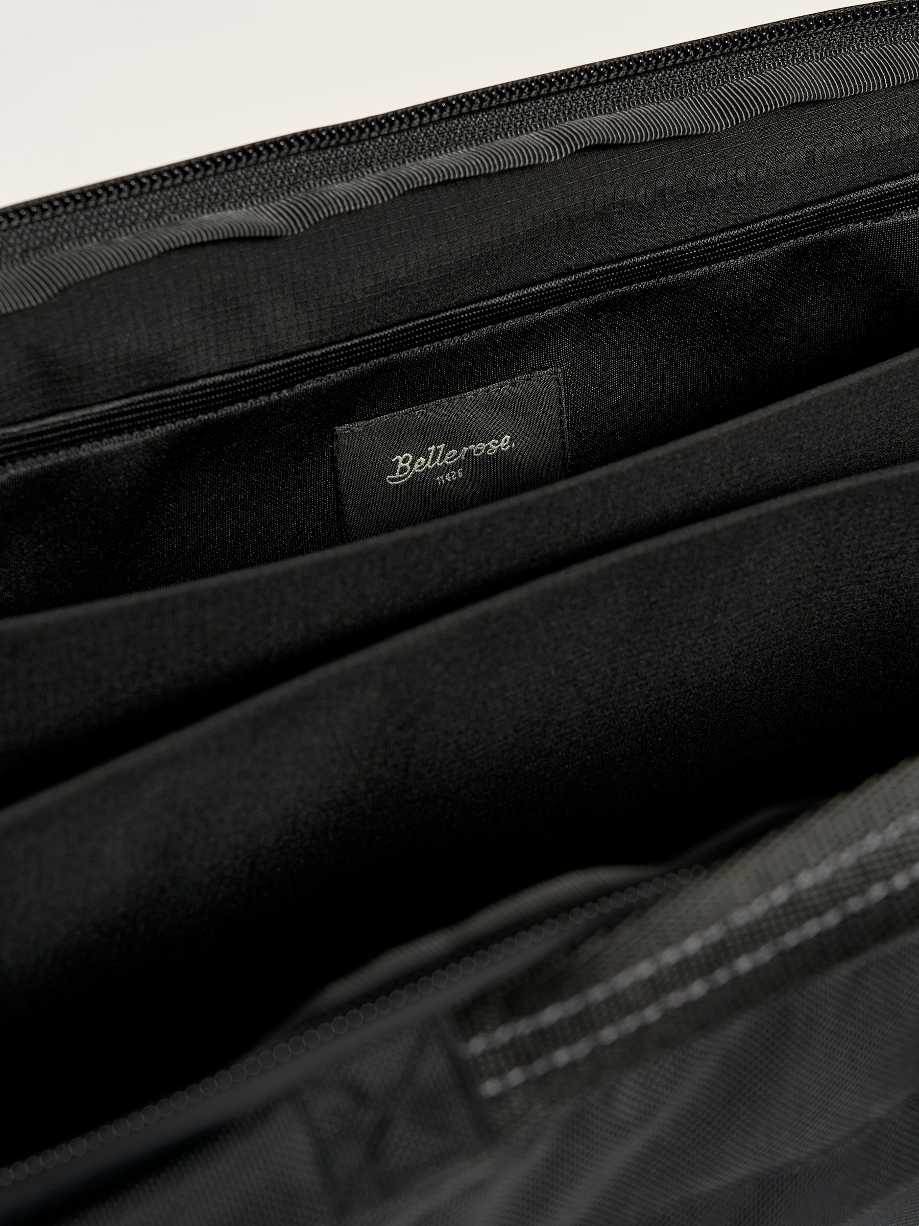 Hencom Laptop Case - Black beauty For Men | Bellerose