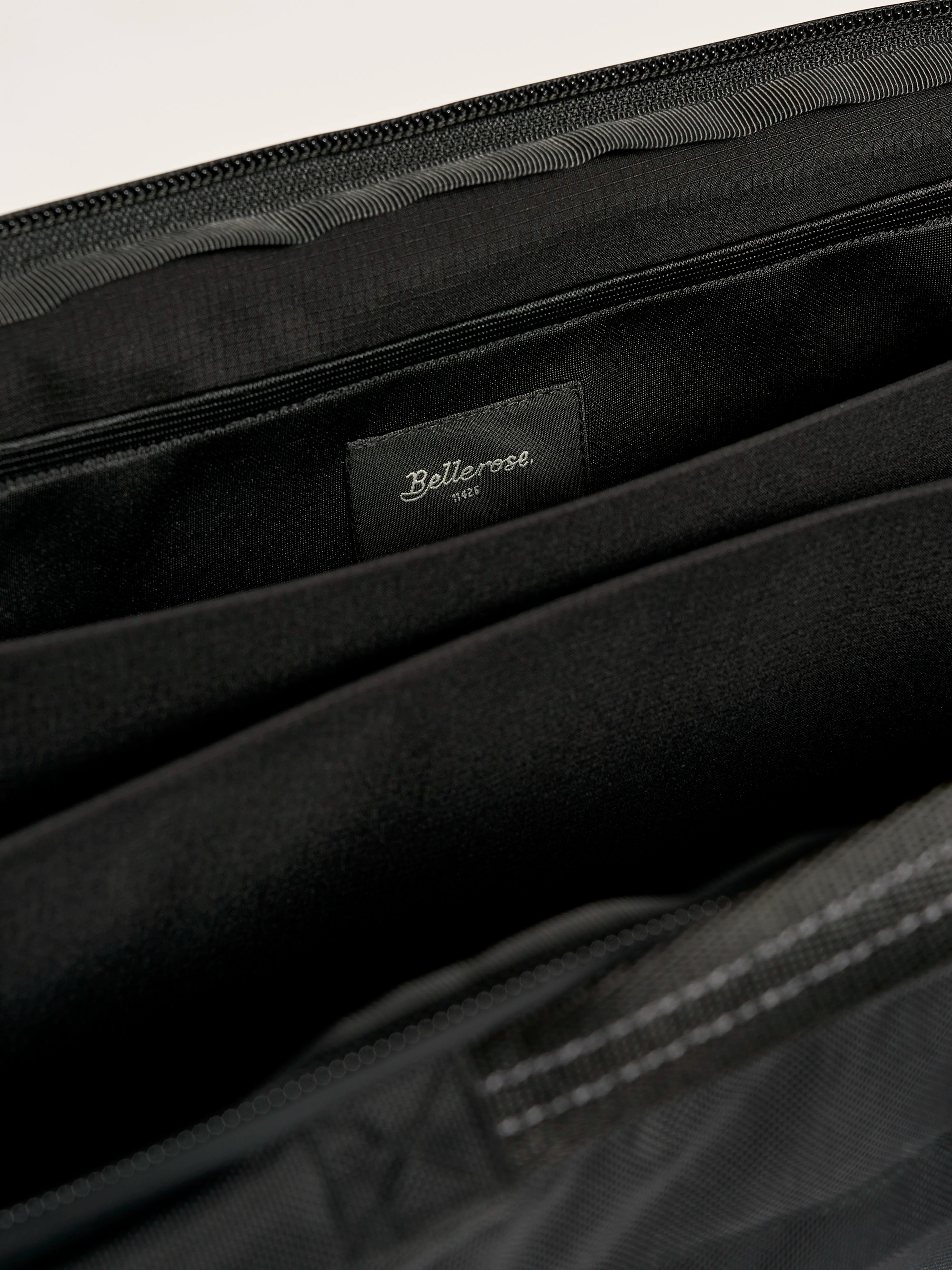 Hencom Bags - Black beauty For Men | Bellerose