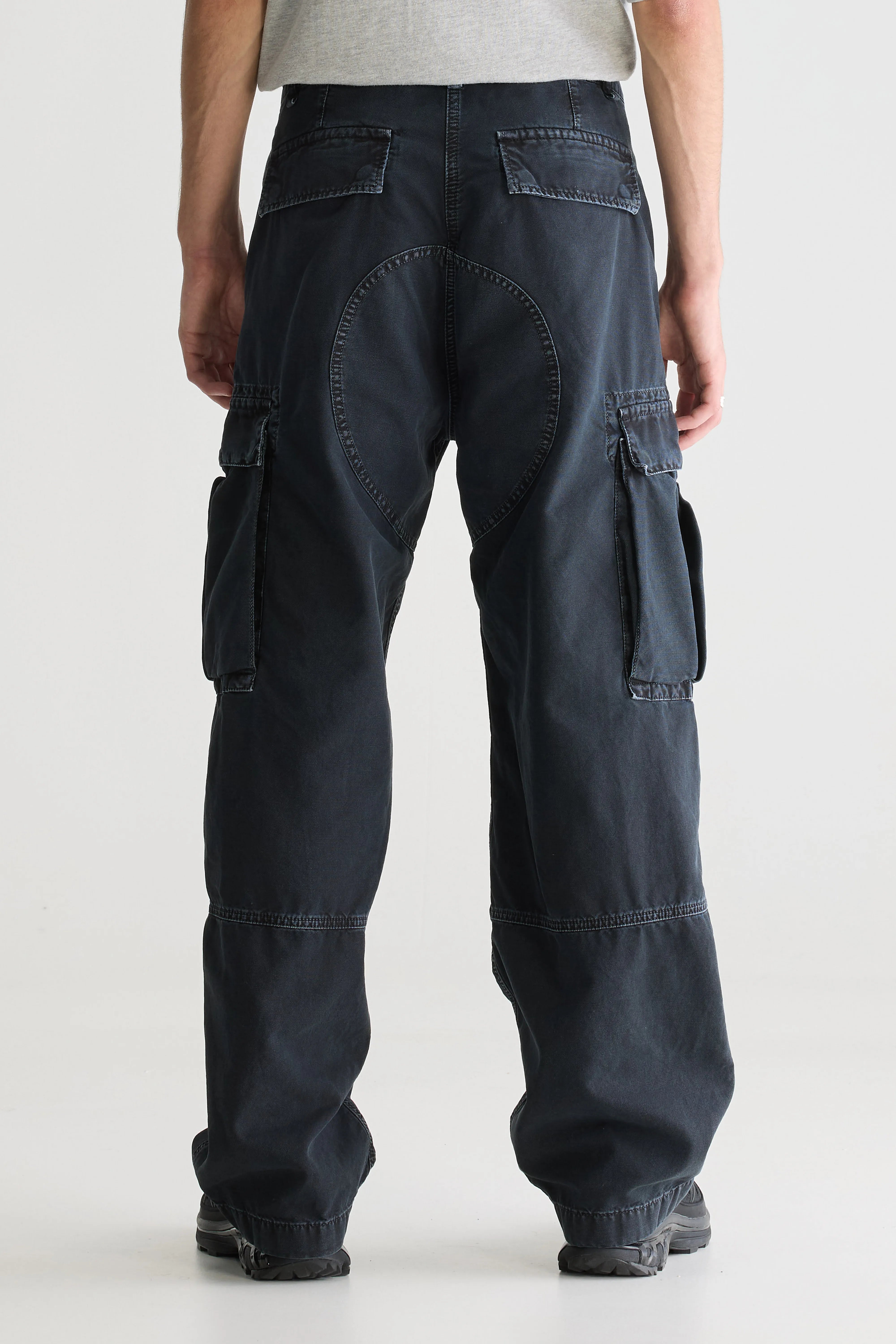 Pantalon décontracté Kubi (251 / M / CHARCOAL)