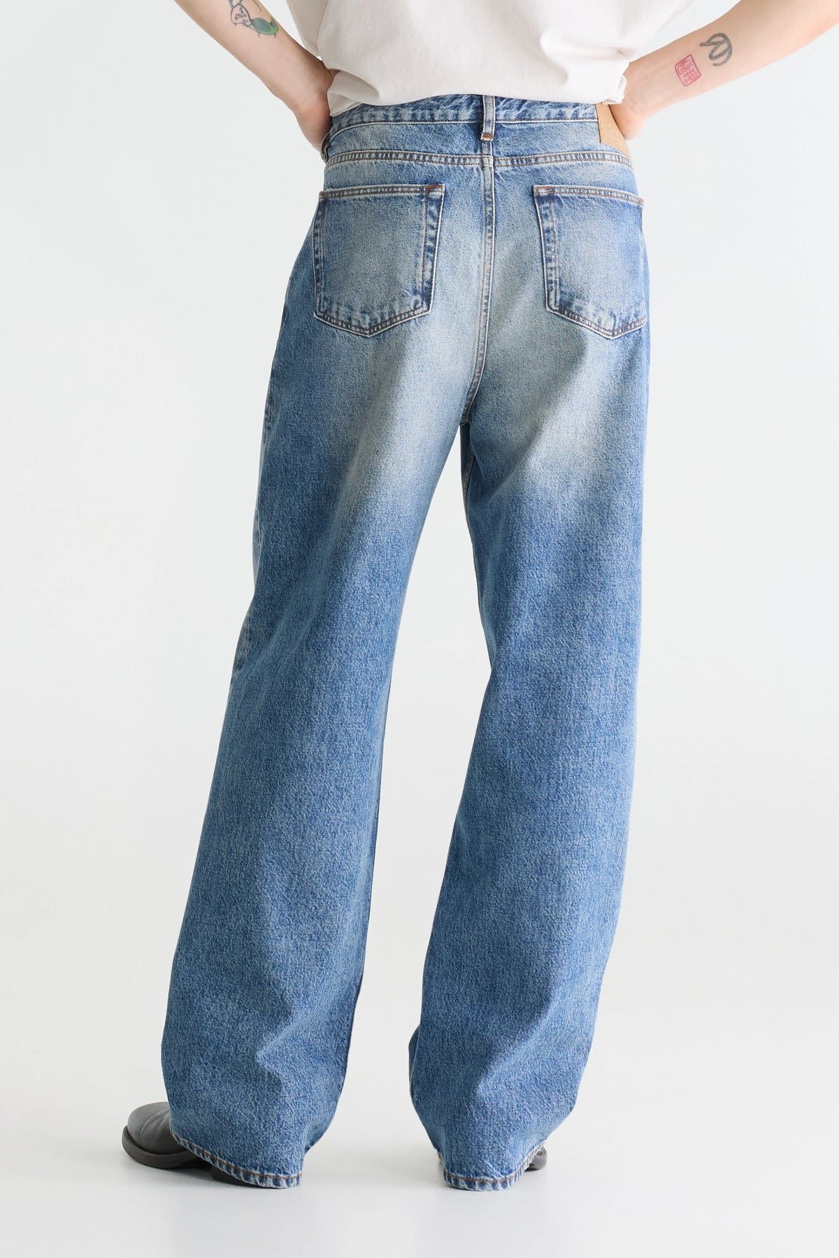 Denim N. 08 straight jeans (251 / M / VINTAGE LT BLUE)
