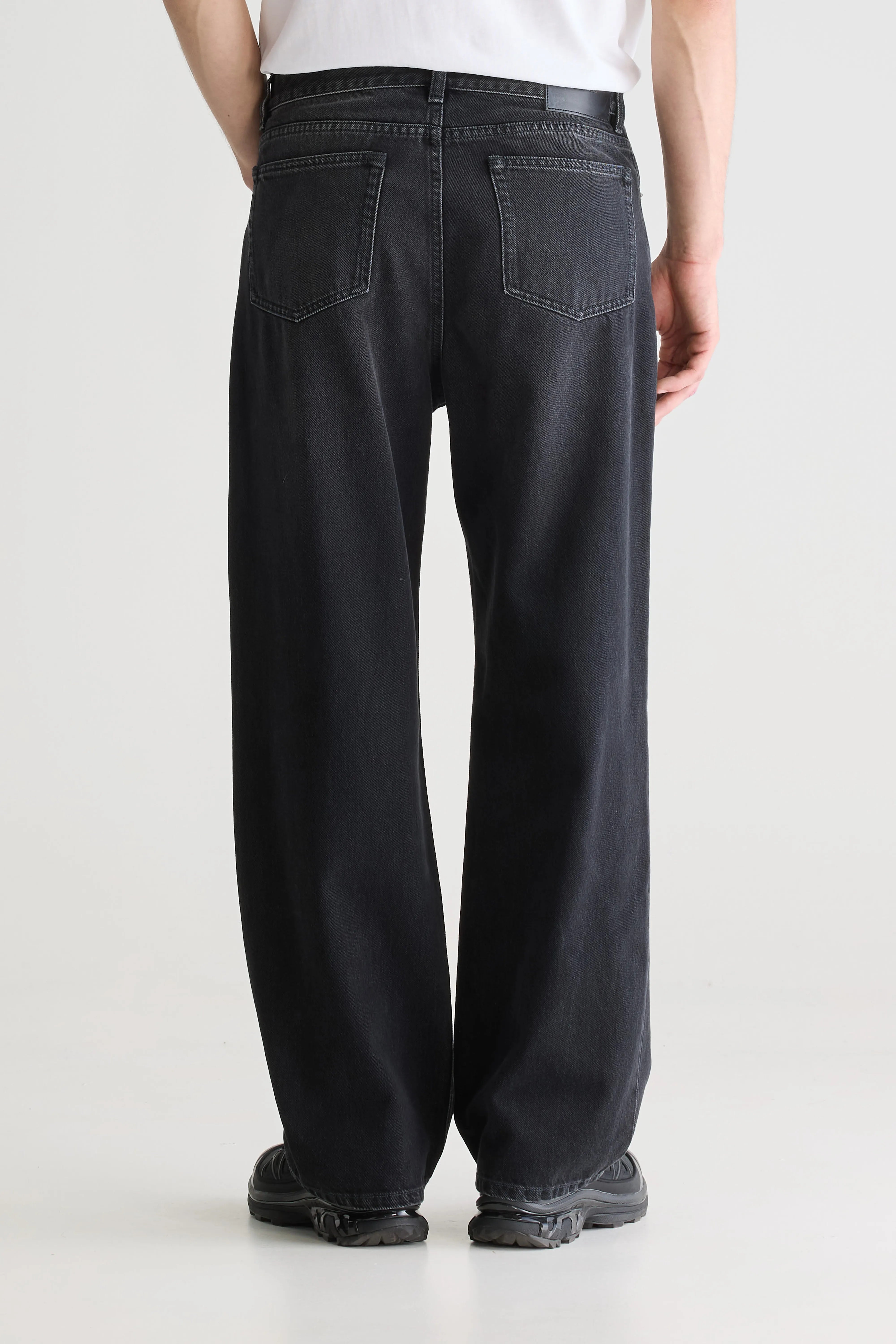 Denim N. 08 Straight Jeans - Used black For Men | Bellerose