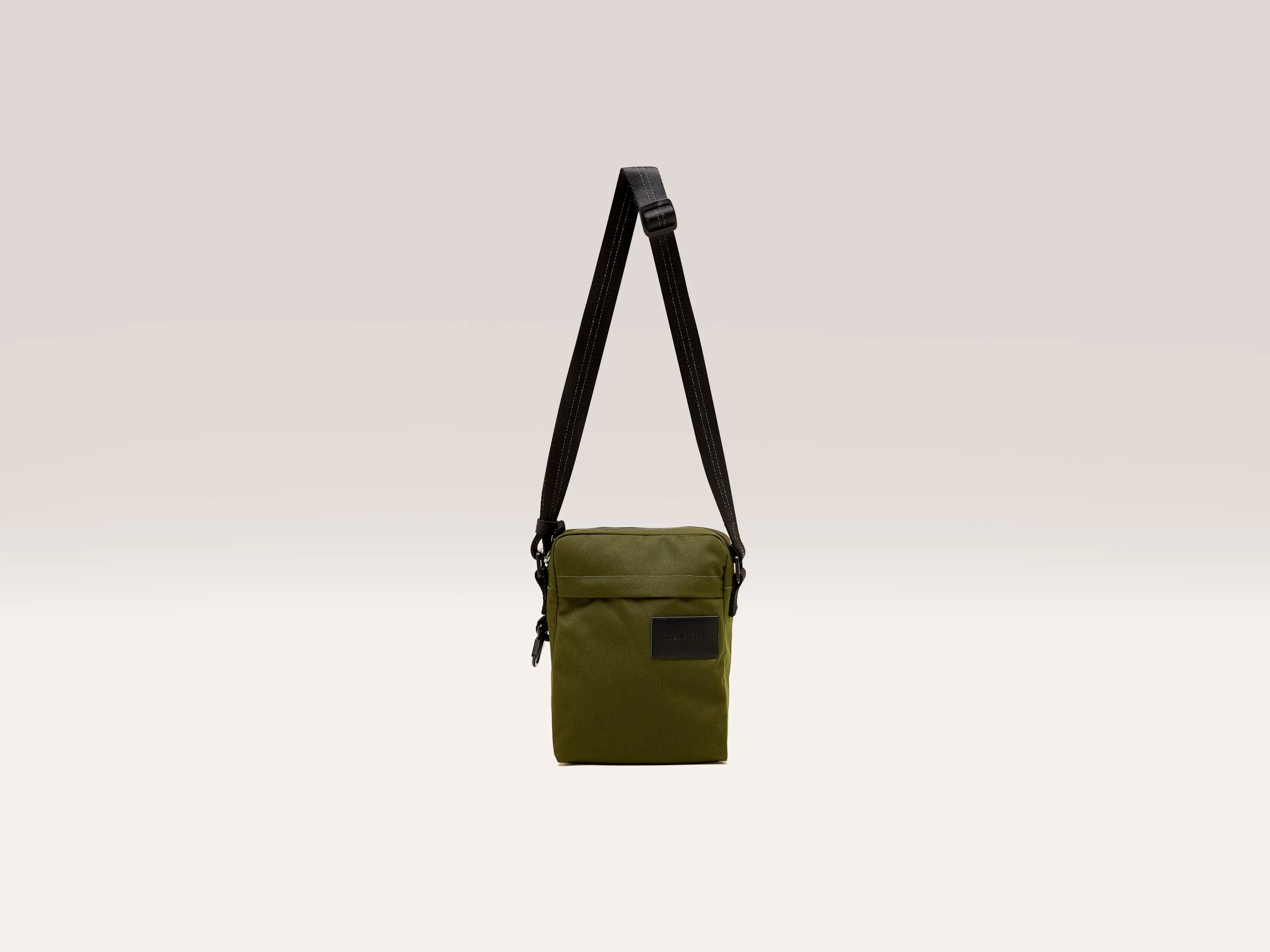 Henak crossbody bag (251 / M / OLIVE NIGHT)