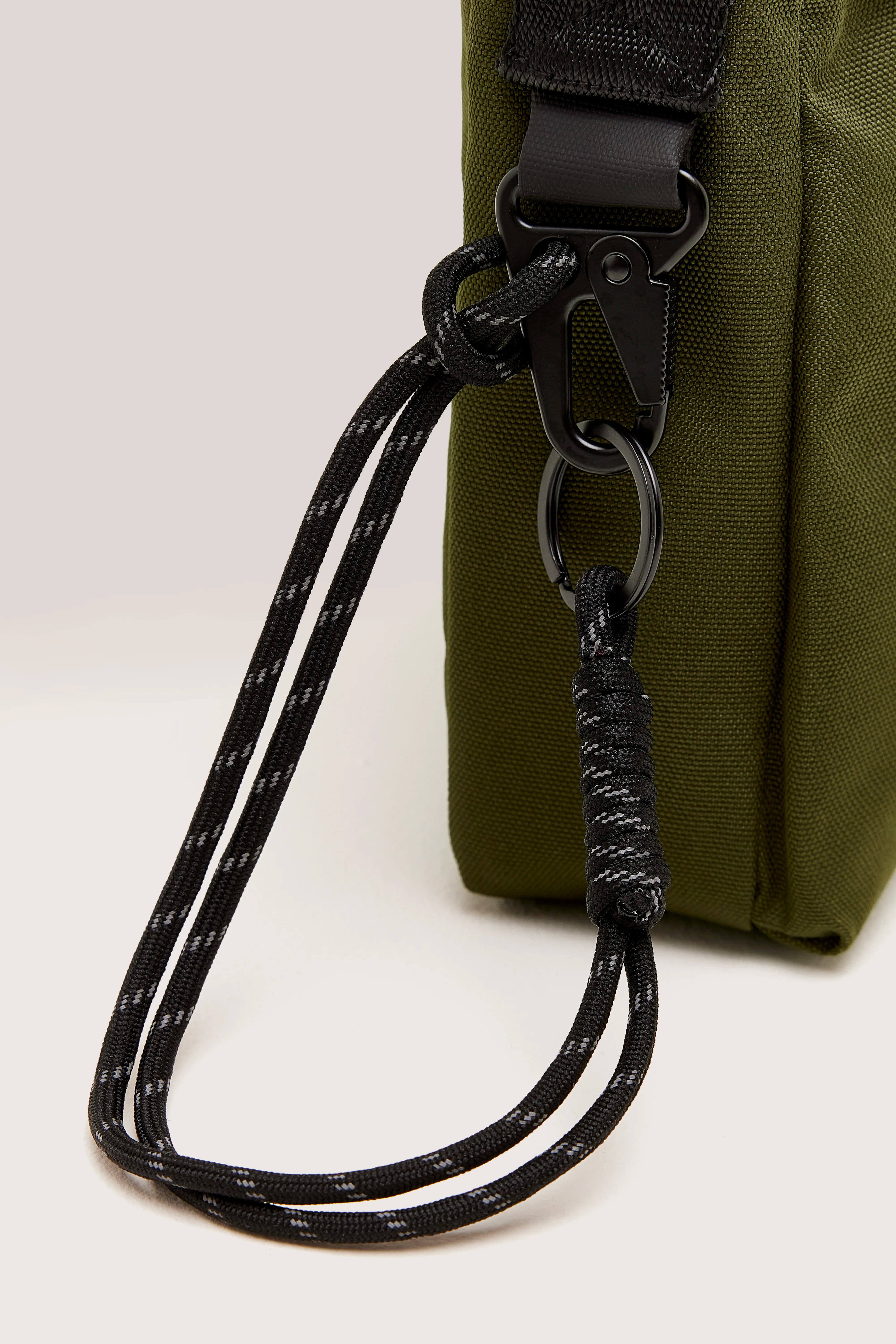 Henak Crossbody Bag - Black beauty / Olive night For Men | Bellerose